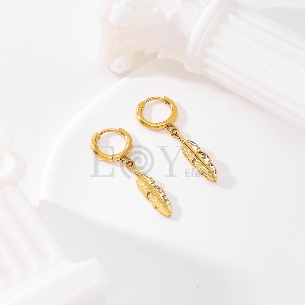 Pendientes de aro con pluma