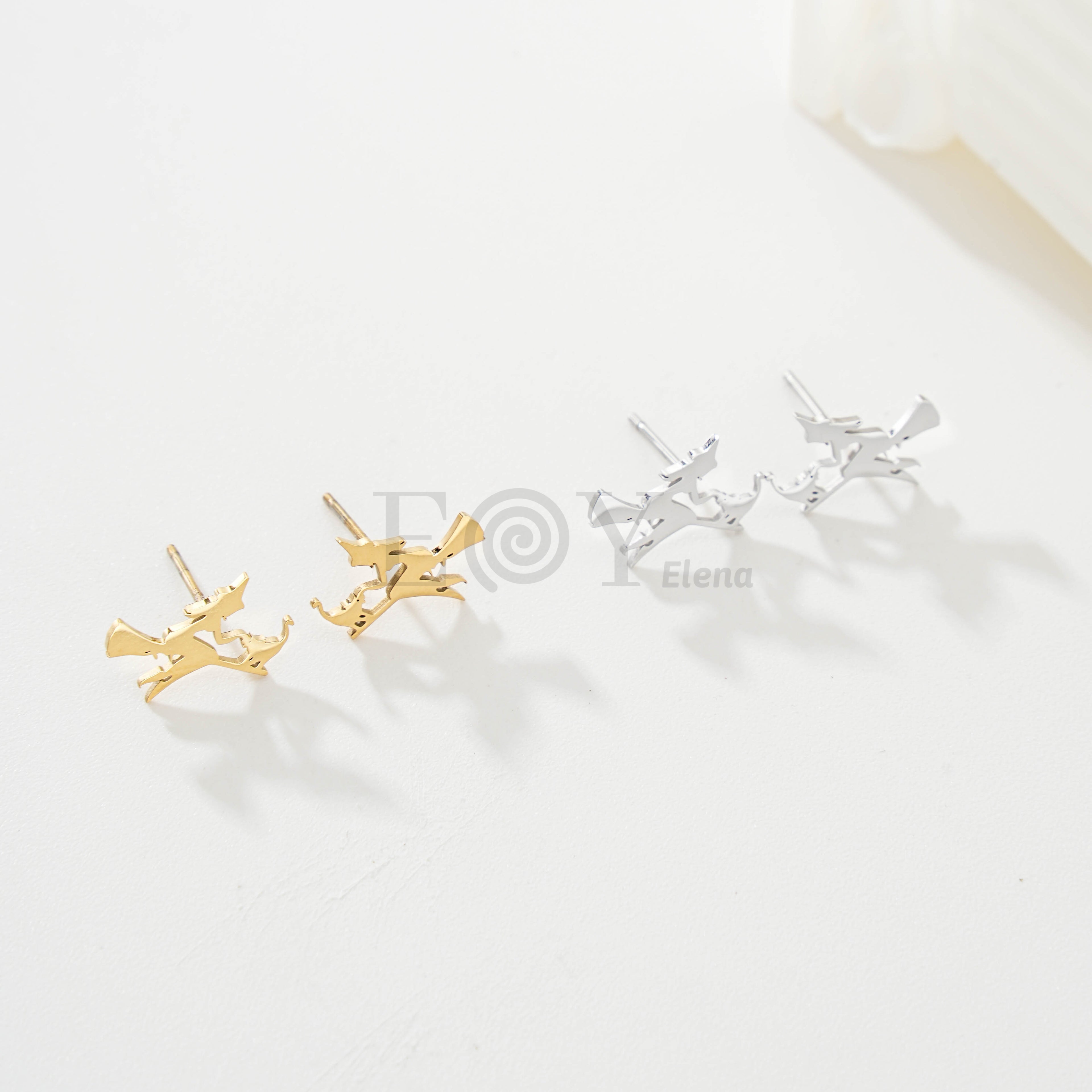 Pendientes de bruja y escoba