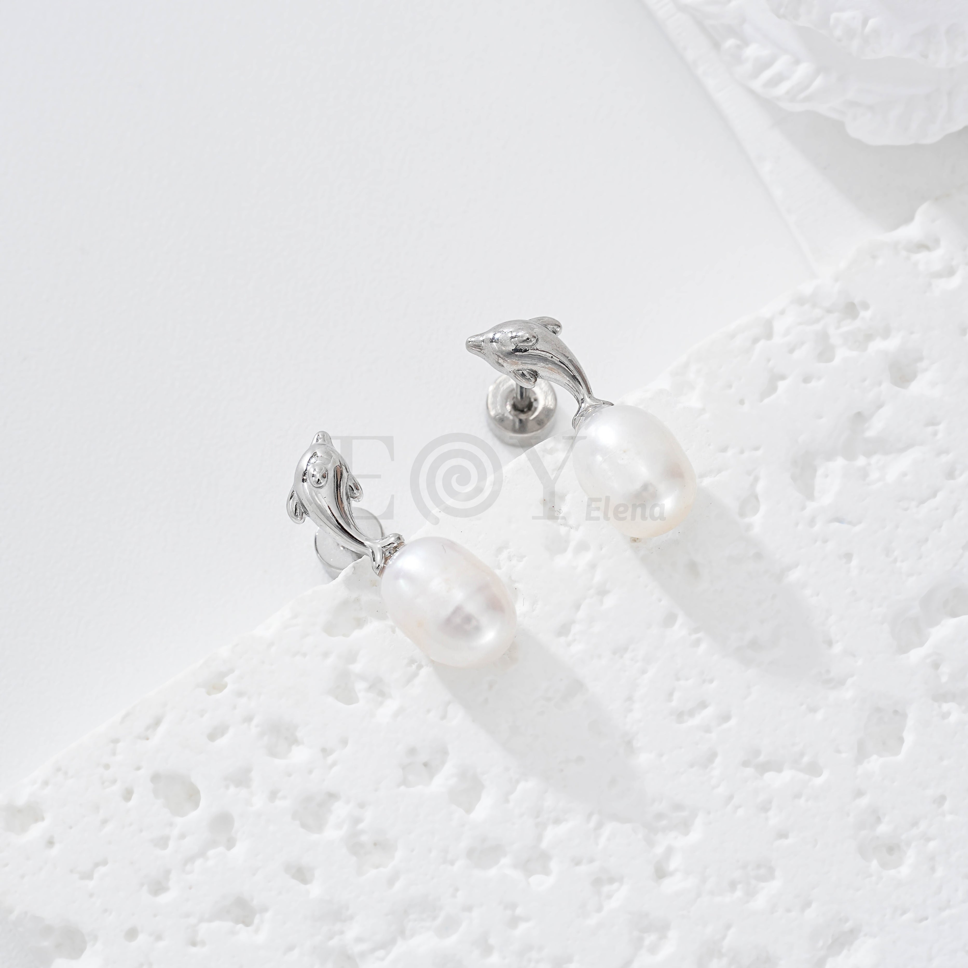 Pendientes delfín