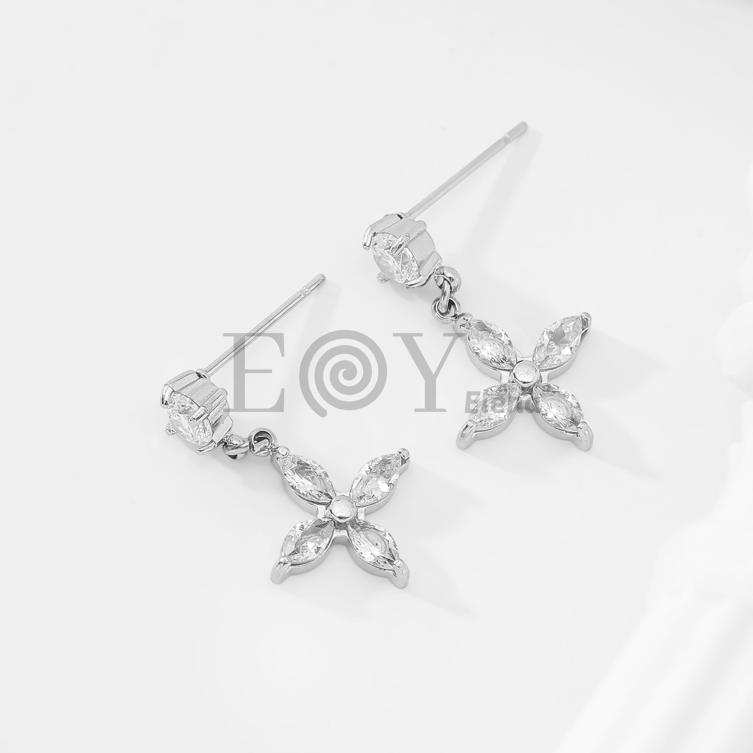 Pendientes circonita y flor