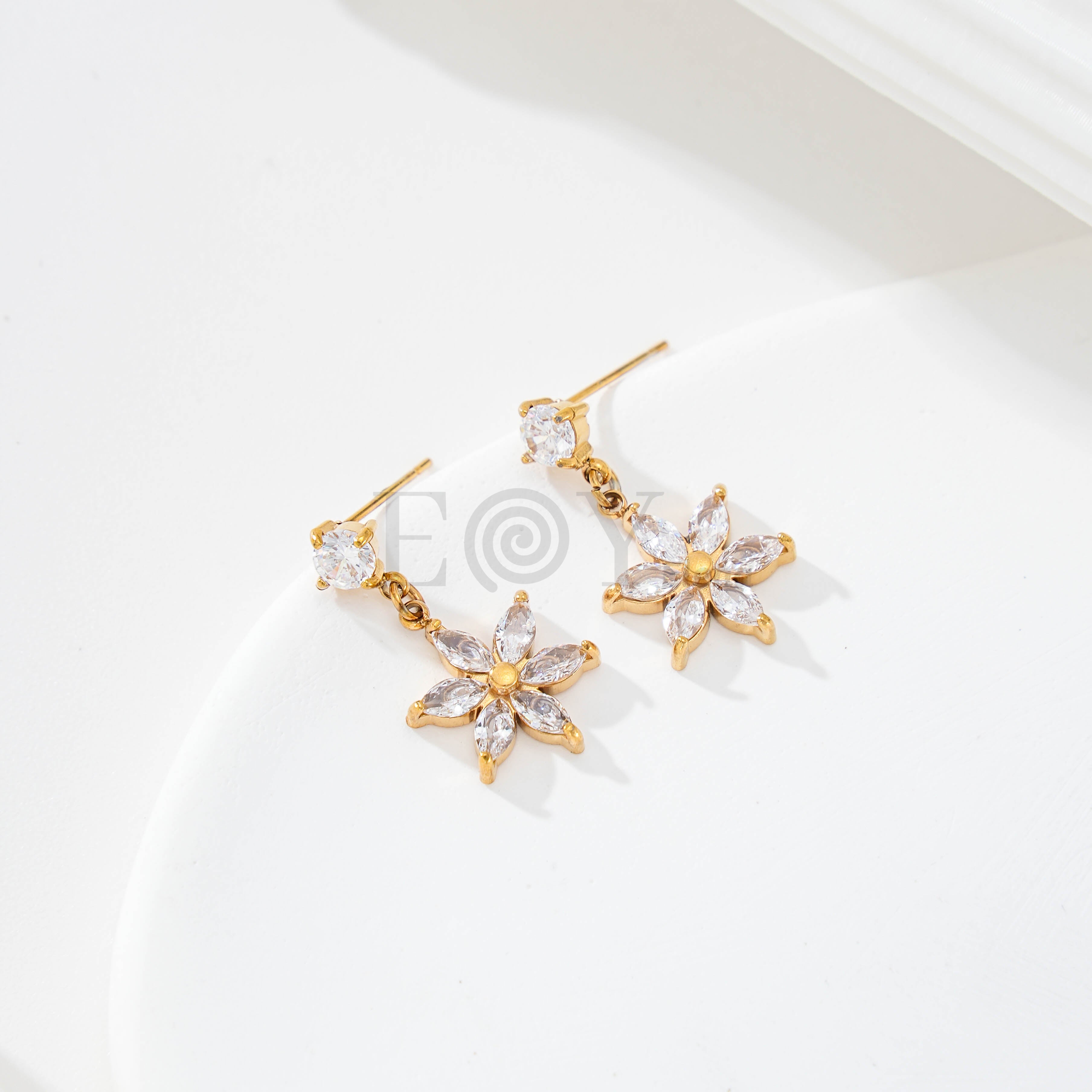 Pendientes circonita y flor
