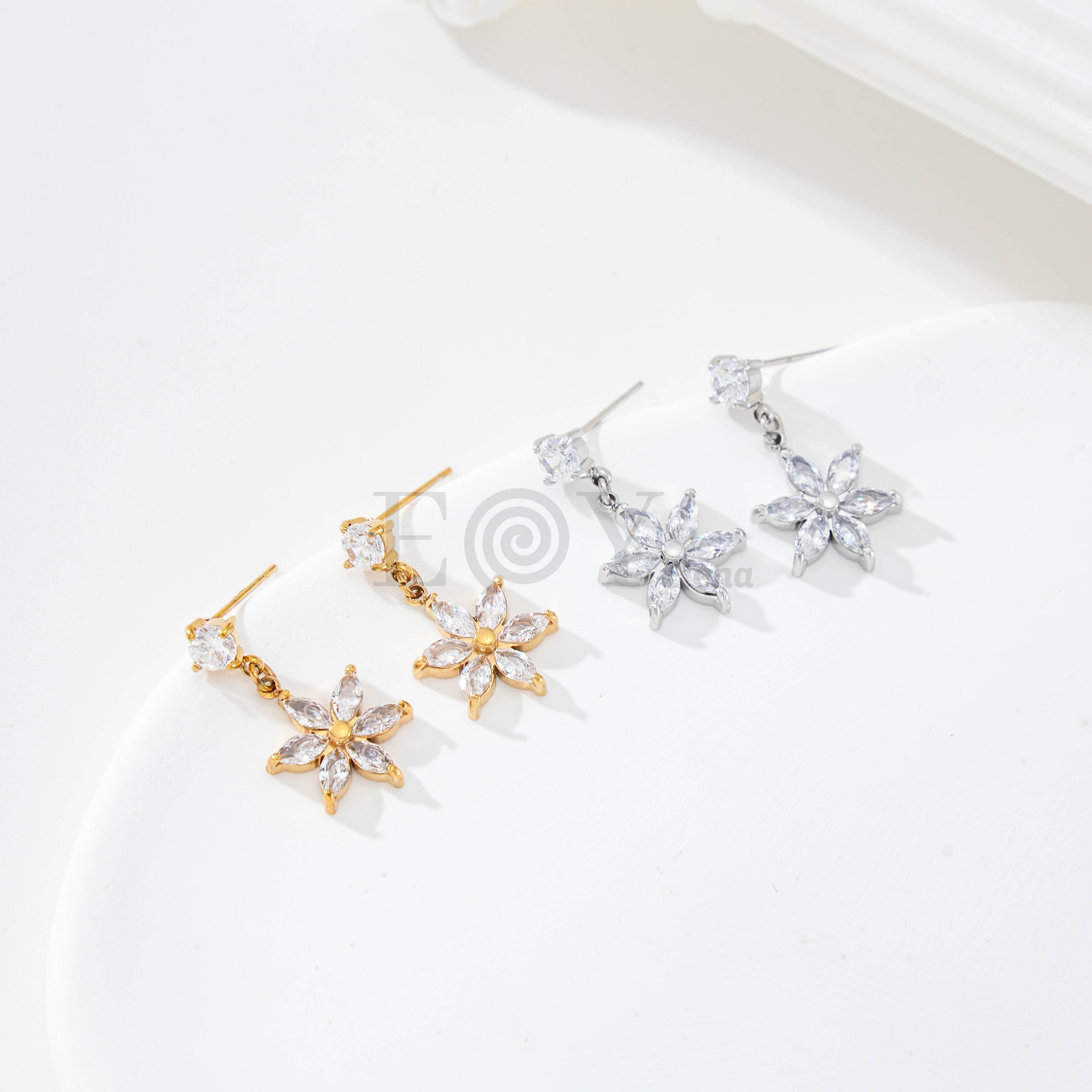 Pendientes circonita y flor