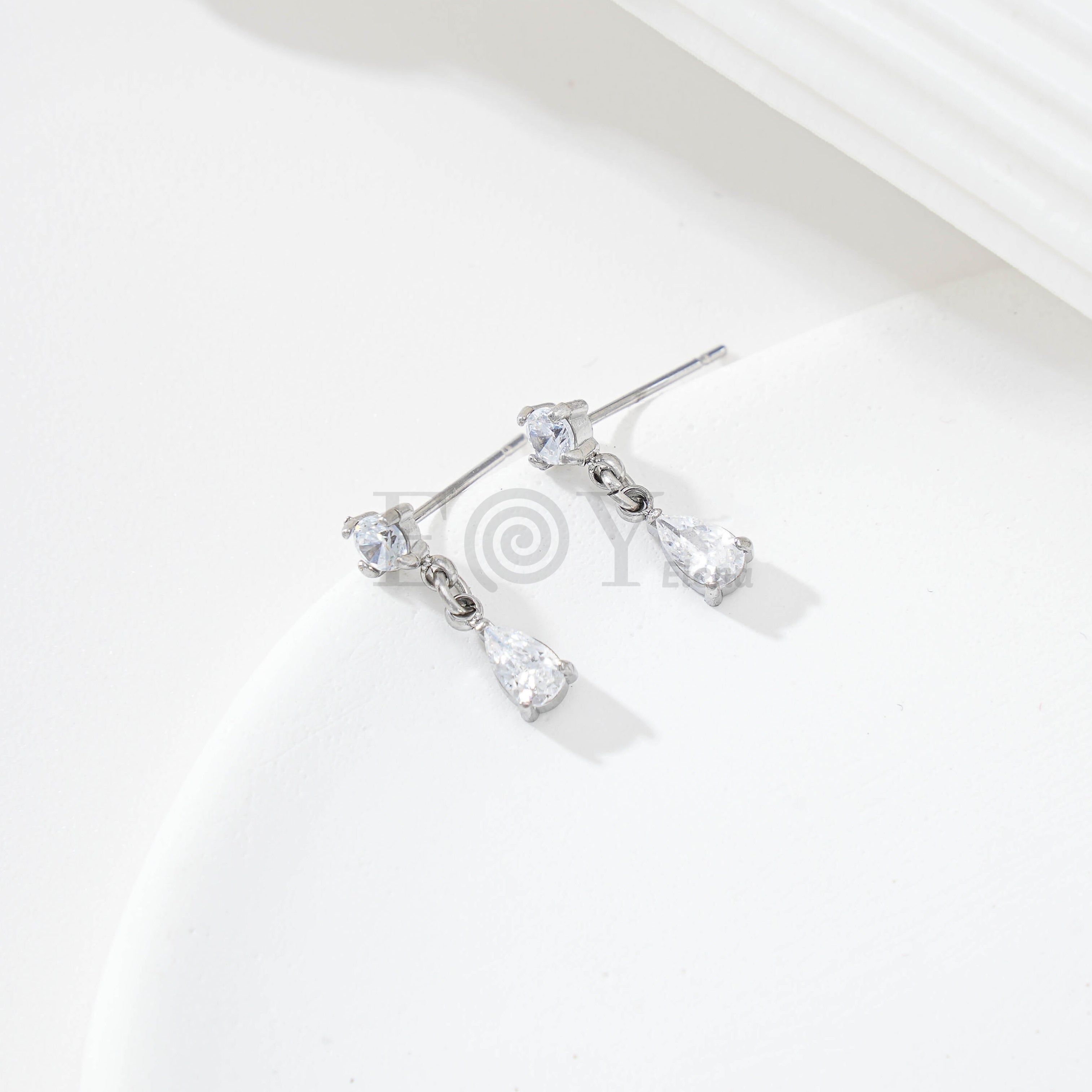 Pendientes circonita y lágrima