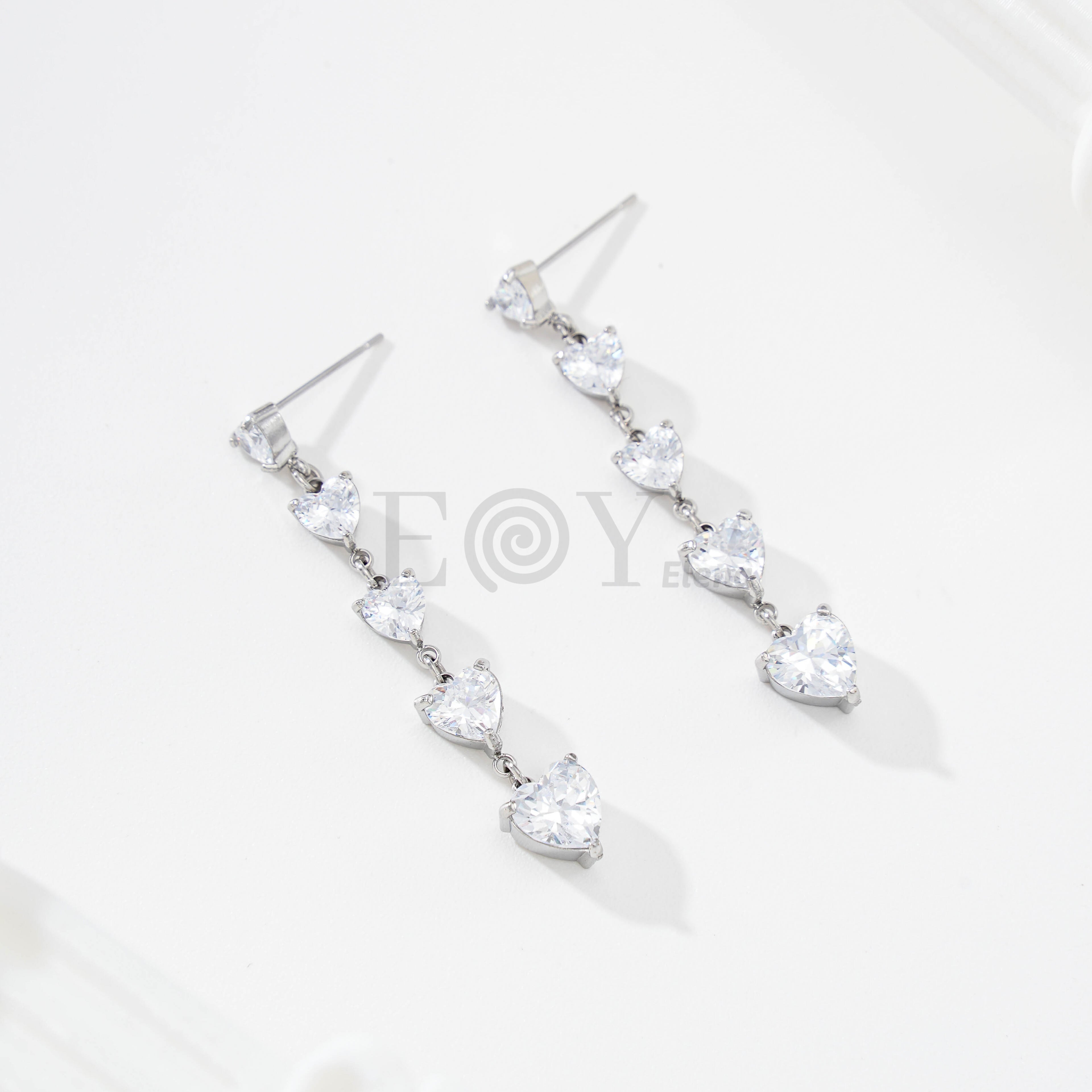 Pendientes largos circonita corazón