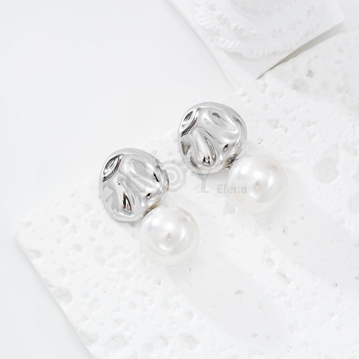 Pendientes con chapa redonda con perla acero