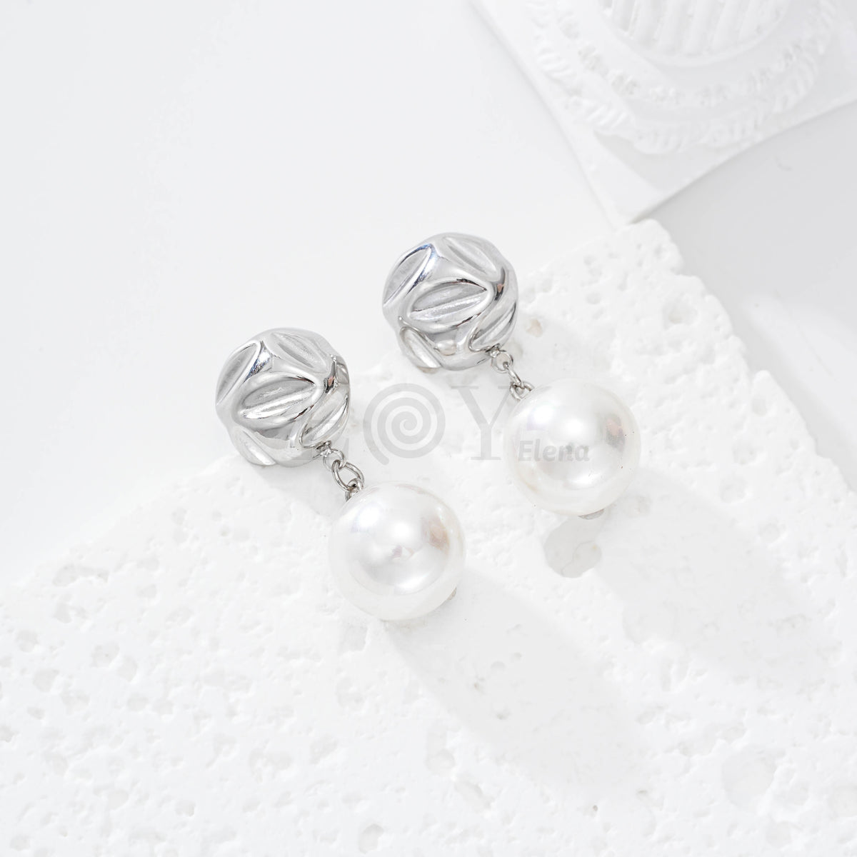 Pendientes chapa redonda relieve con perla acero