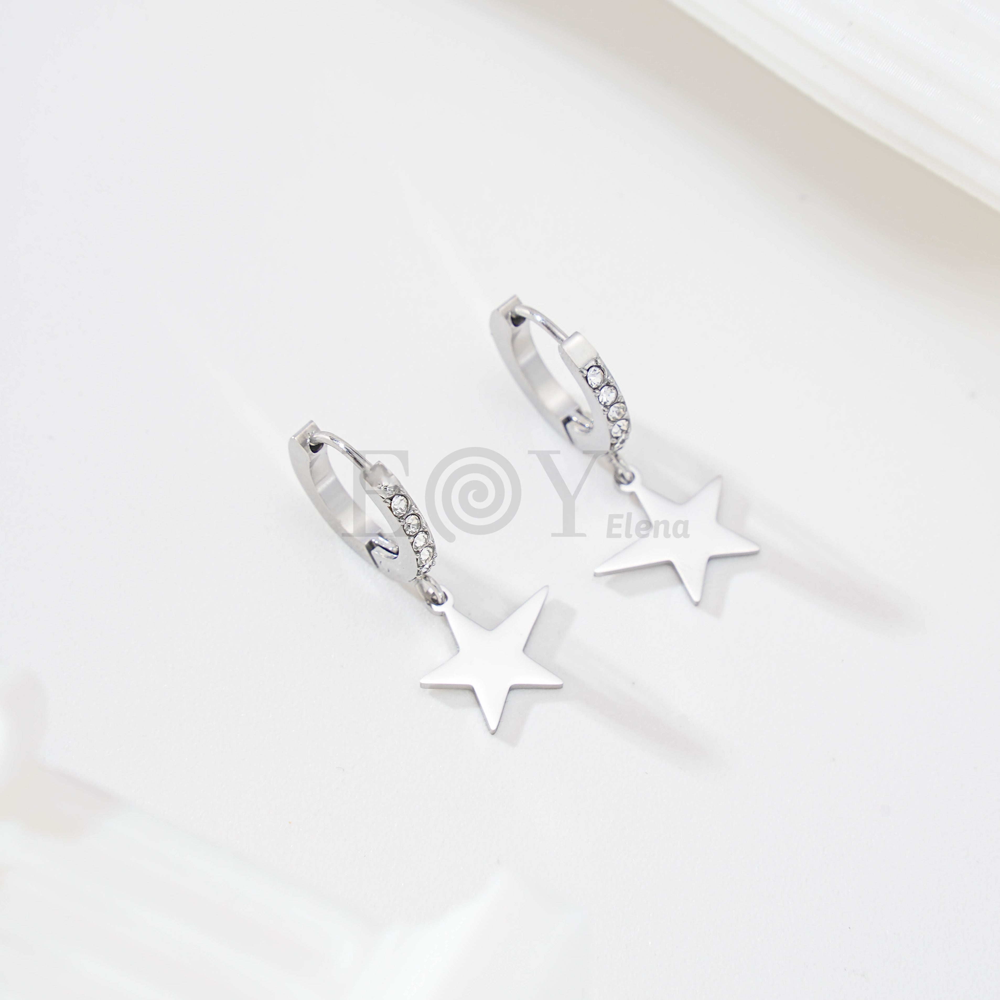 Pendientes de aro circonitas y estrella