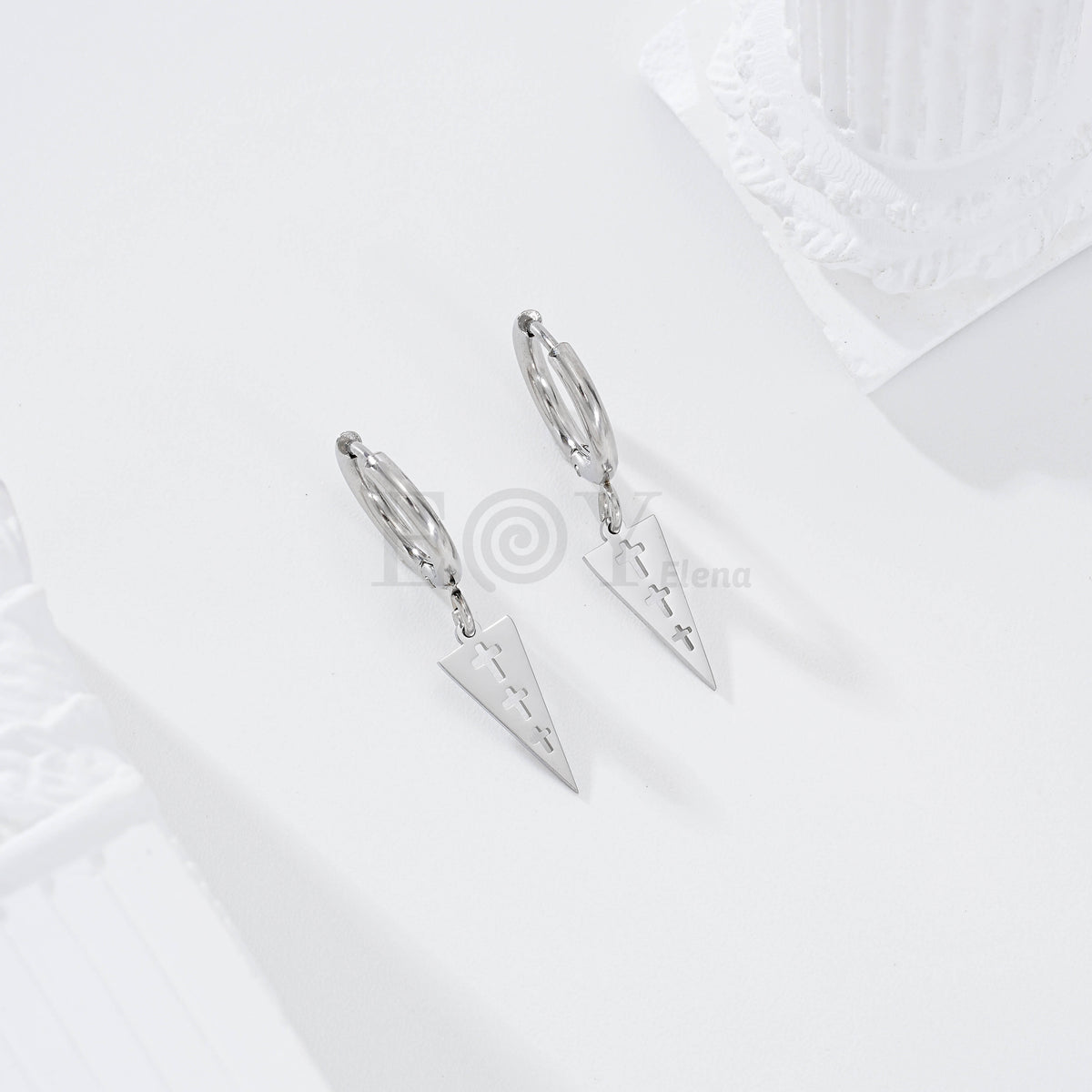 Pendientes de aro con cruces triángulo acero
