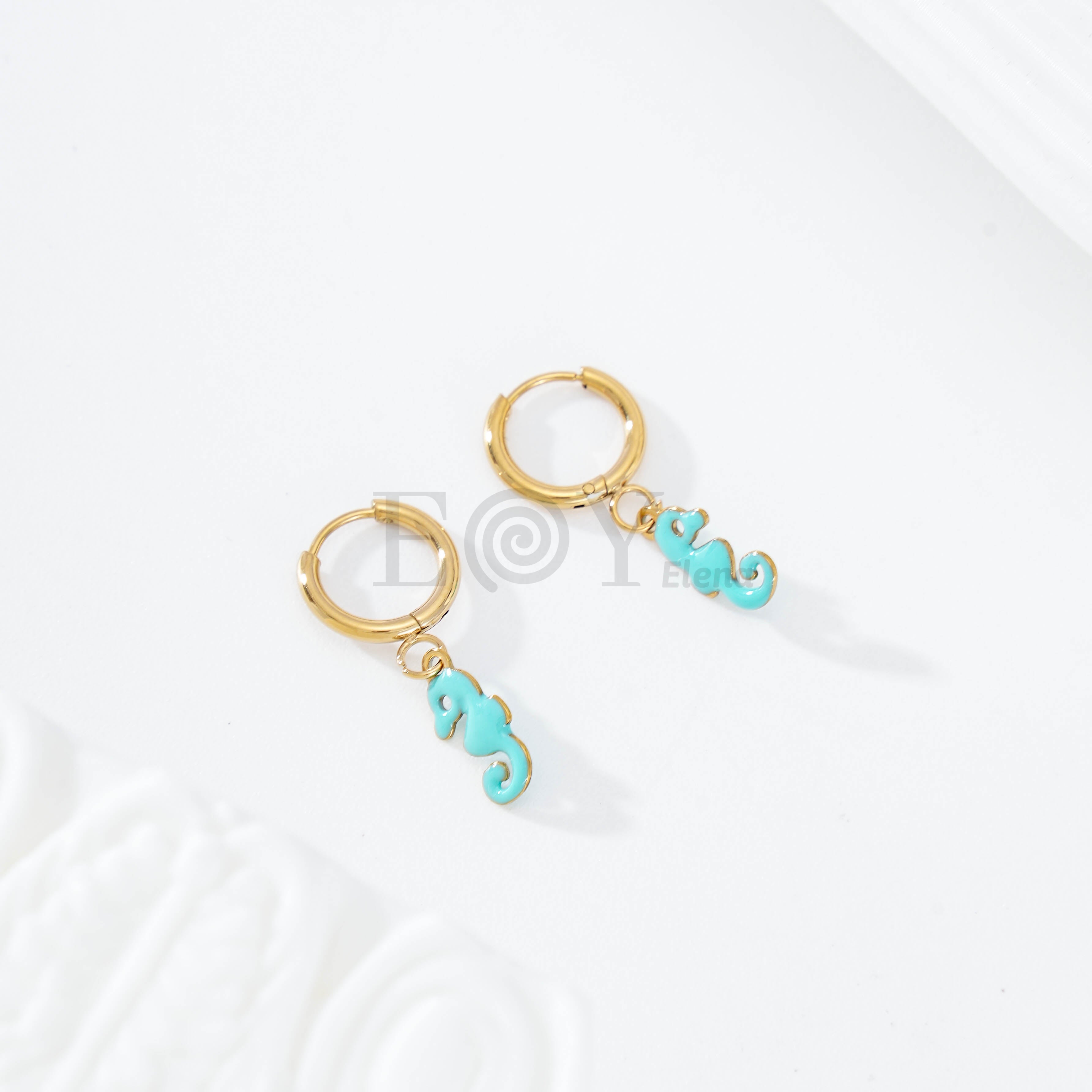 Pendientes de aro caballito de mar color