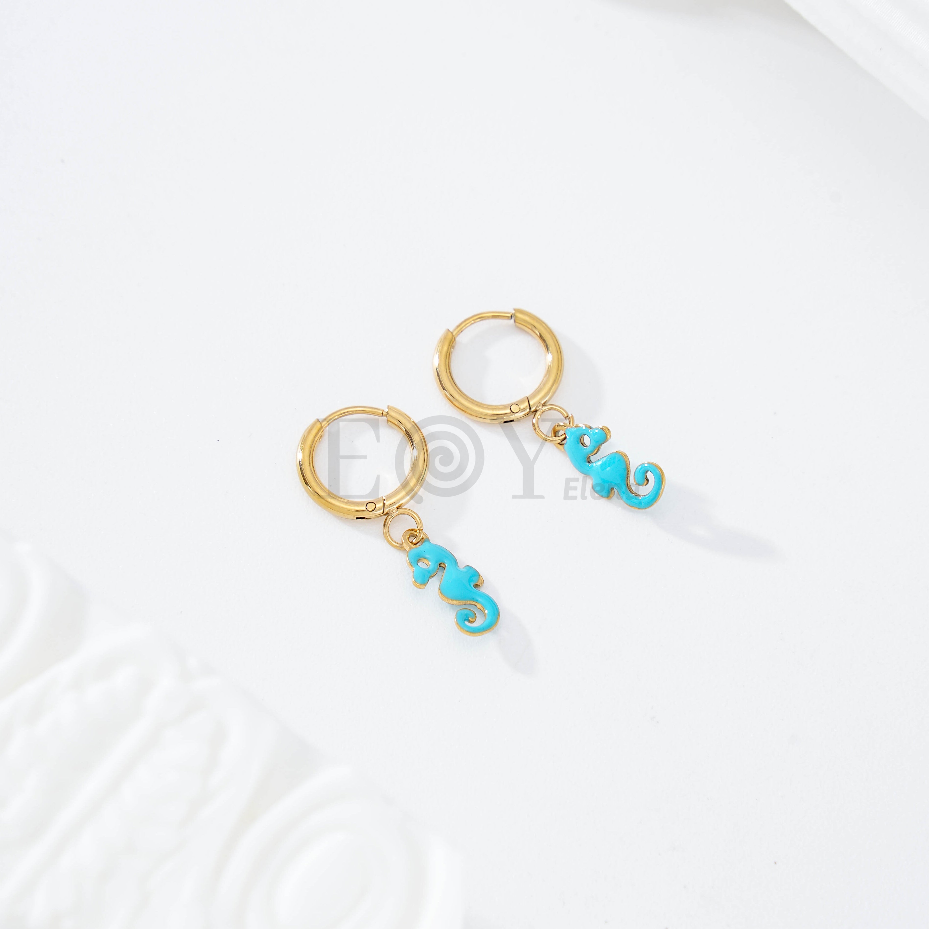 Pendientes de aro caballito de mar color