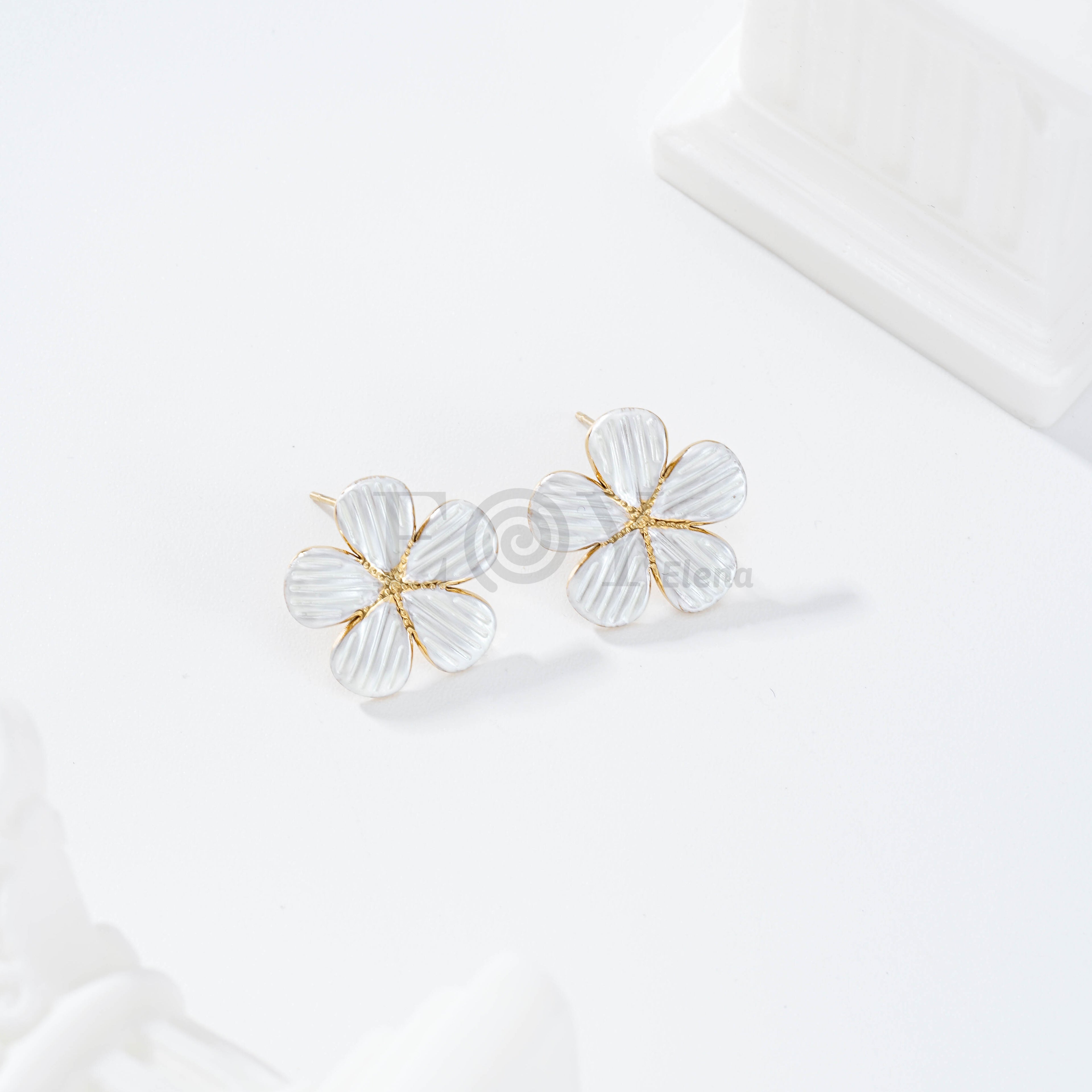 Pendientes flor color