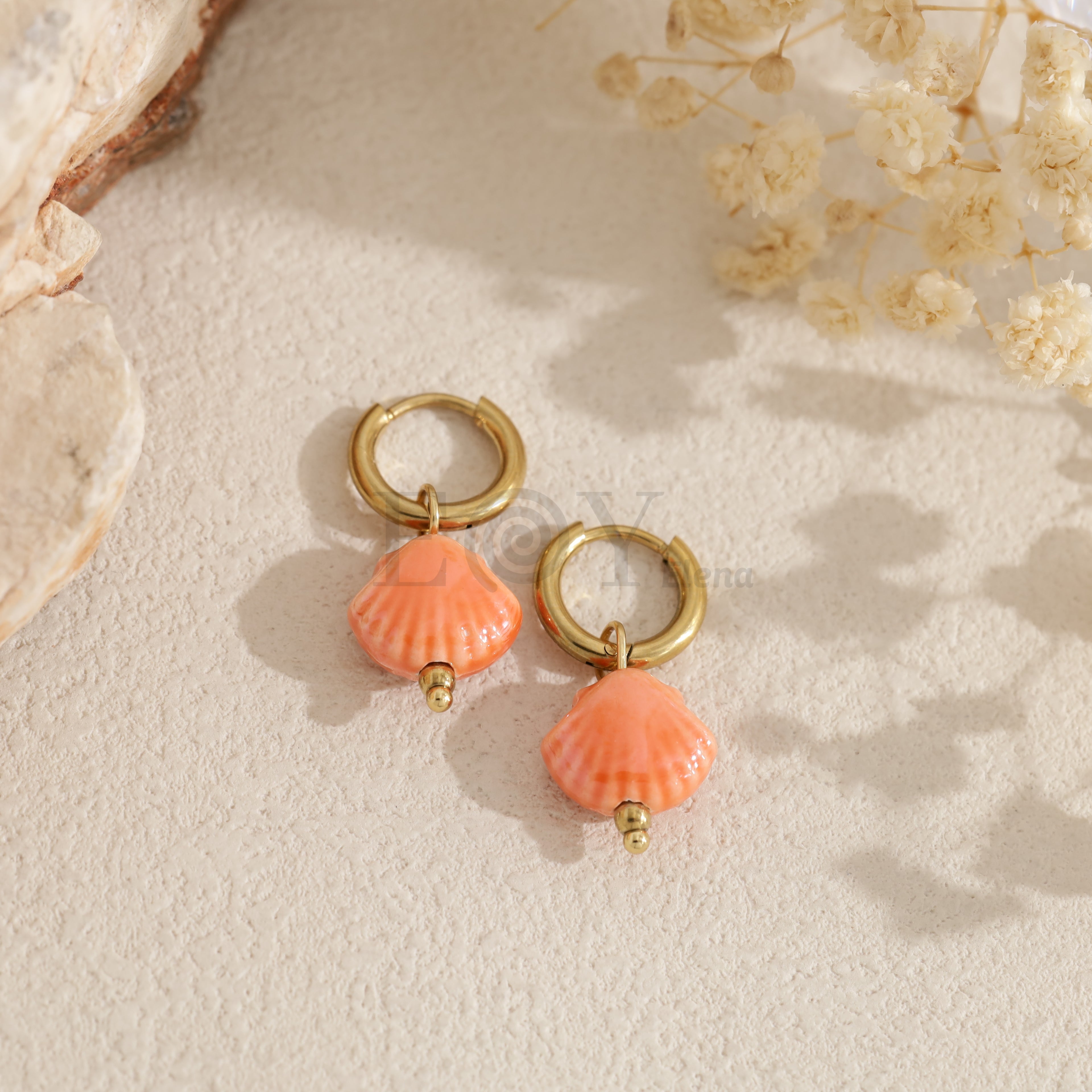 Pendientes de aro con concha color