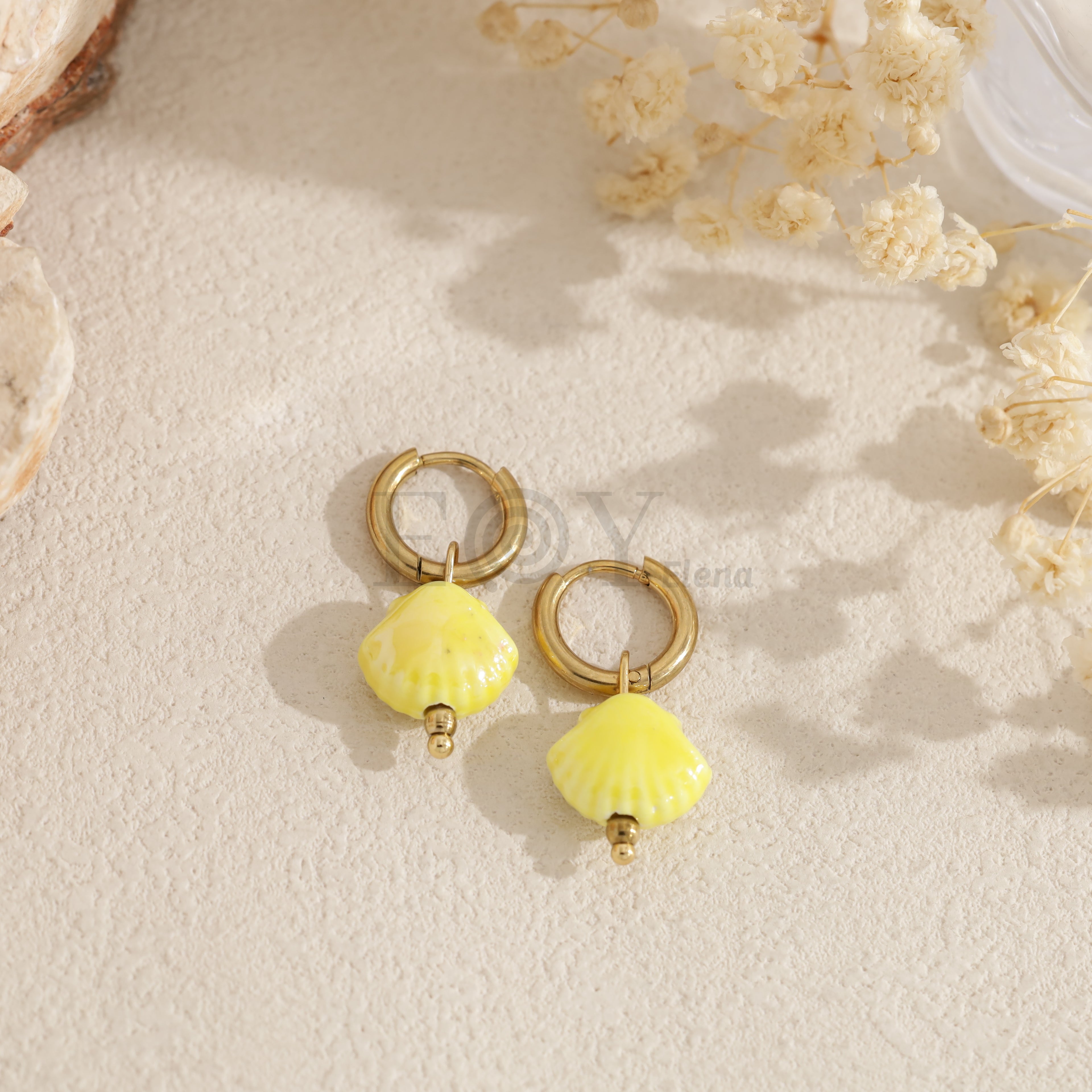 Pendientes de aro con concha color