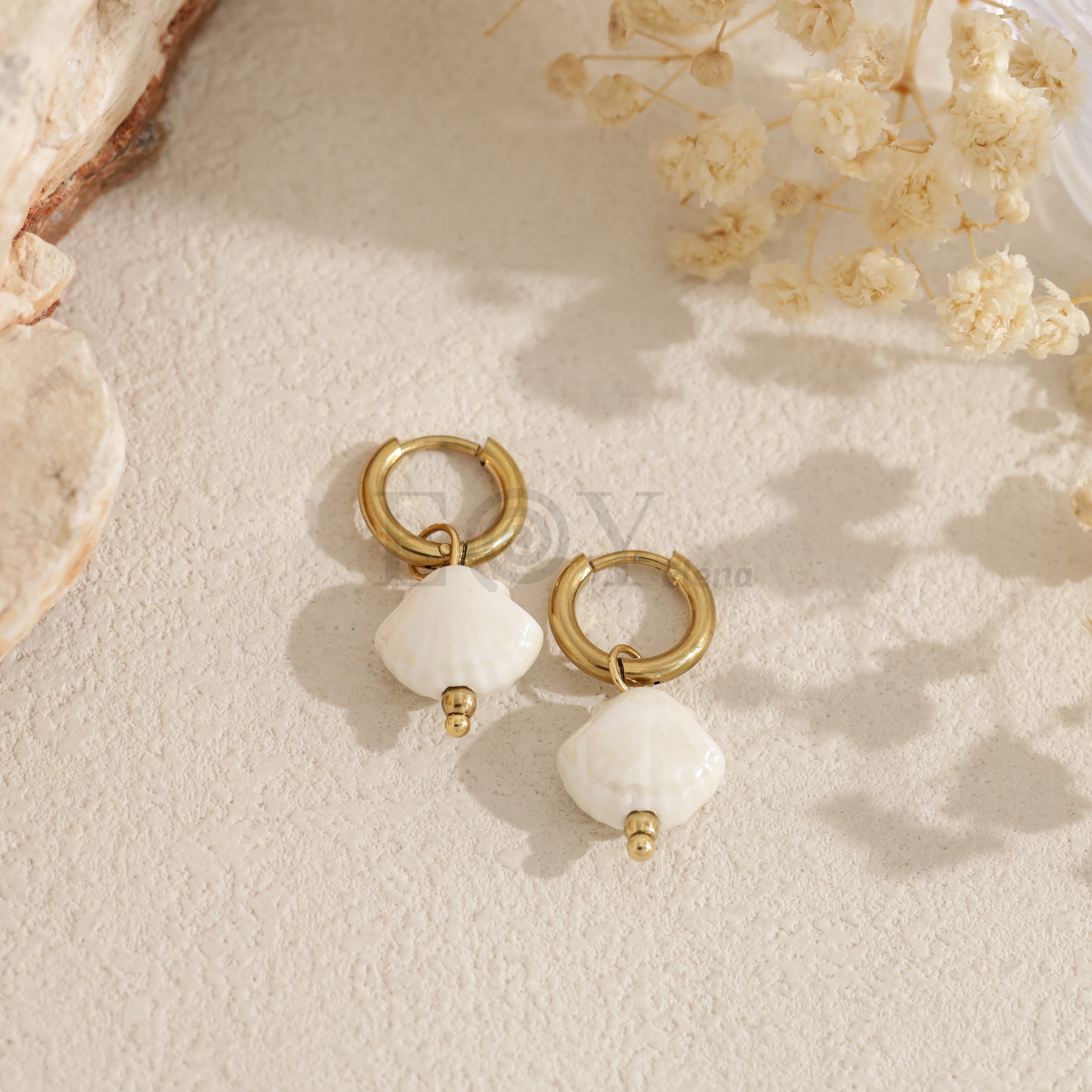 Pendientes de aro con concha color
