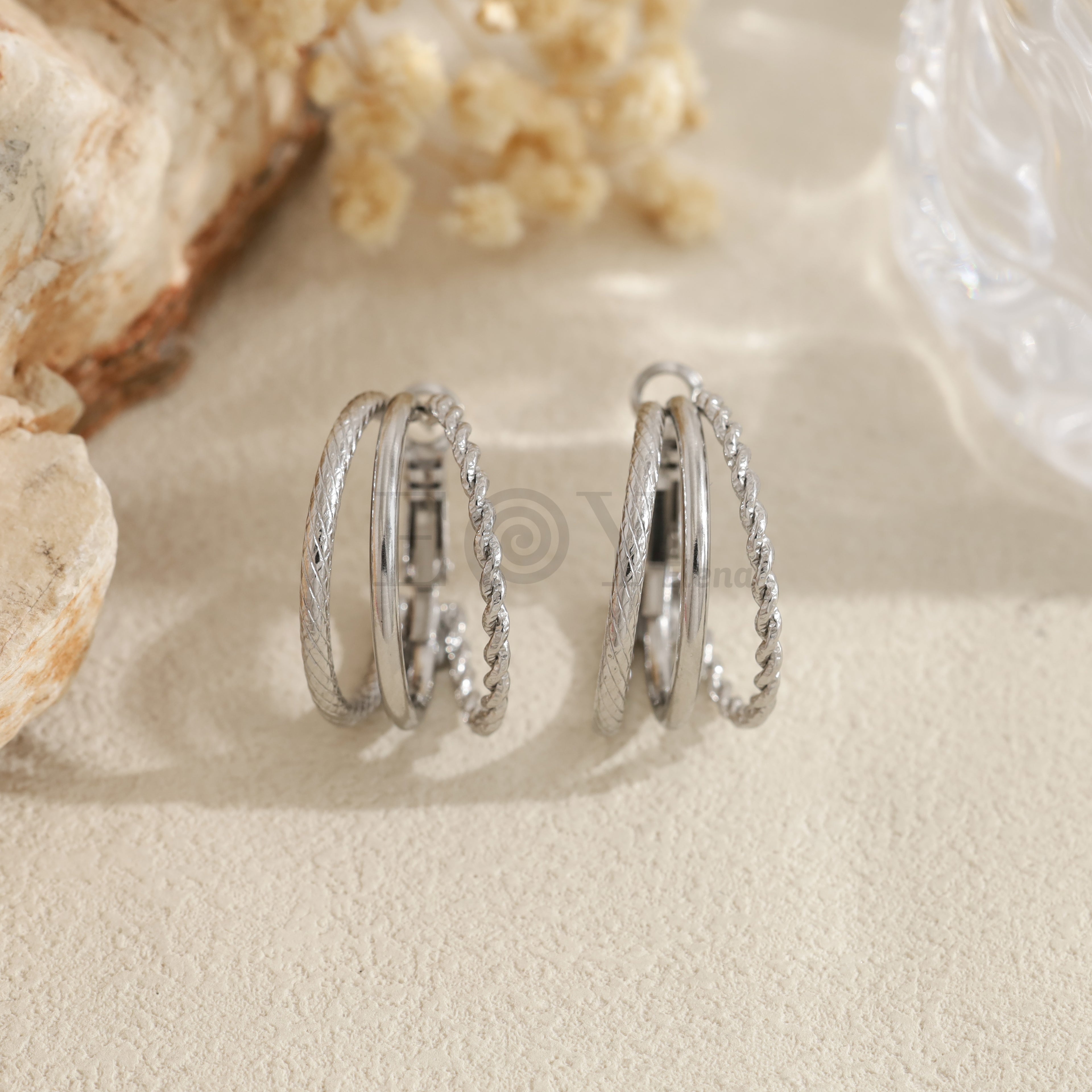 Pendientes de aro múltiple dorados