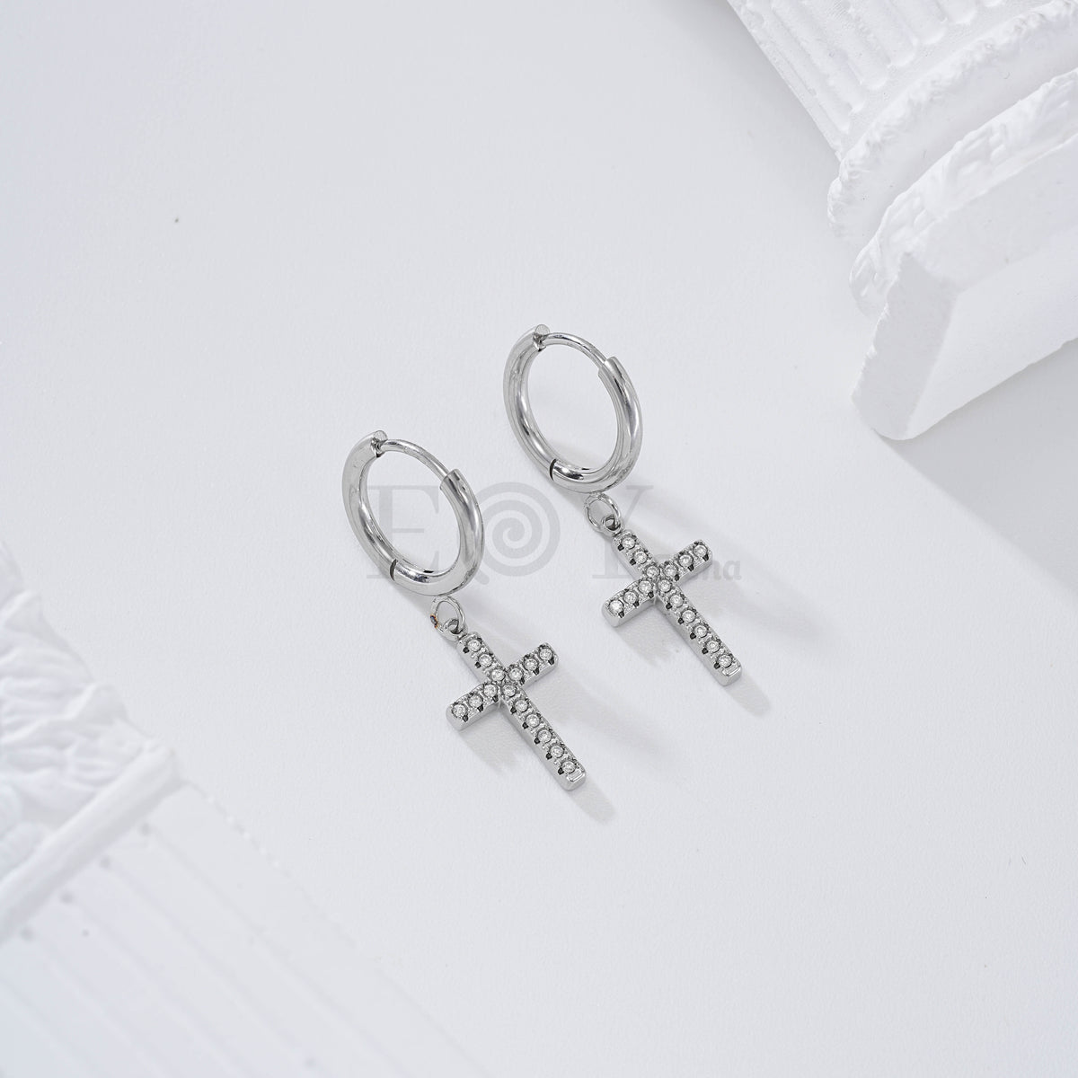 Pendientes de aro con cruz circonitas acero