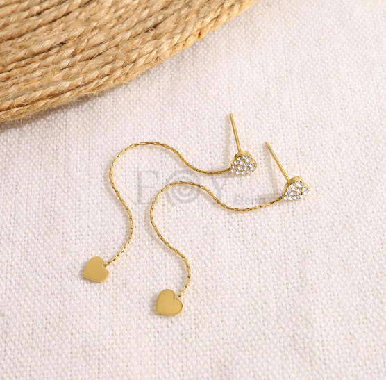Pendientes largos con lágrima circonitas y chapa corazón