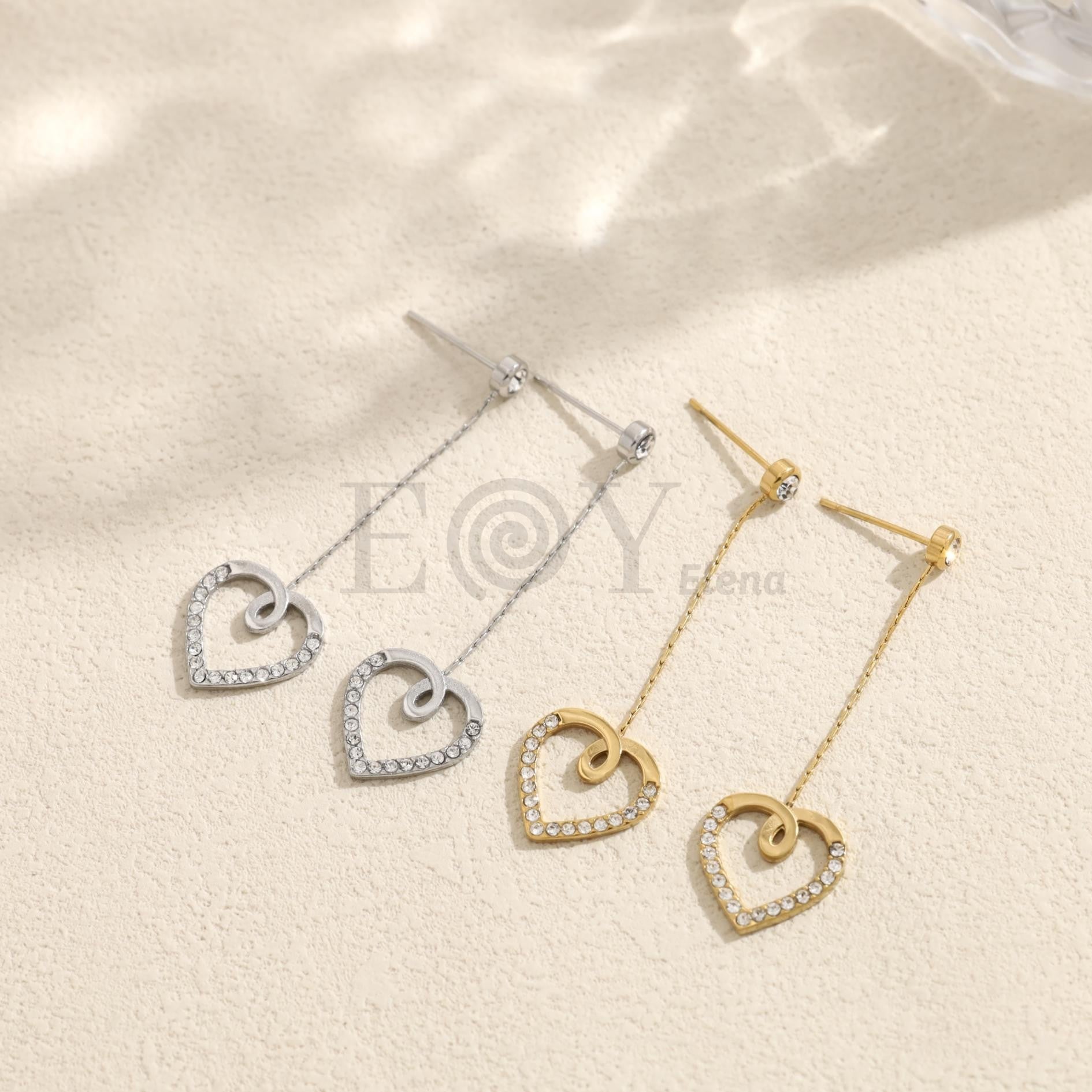 Pendientes largos con corazón y cadena