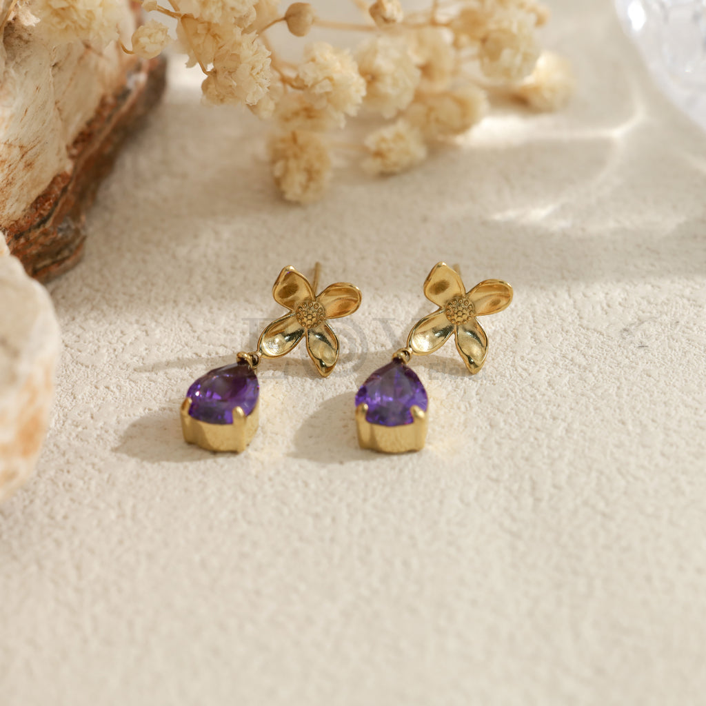 Pendientes con flor y piedra en forma de lágrima