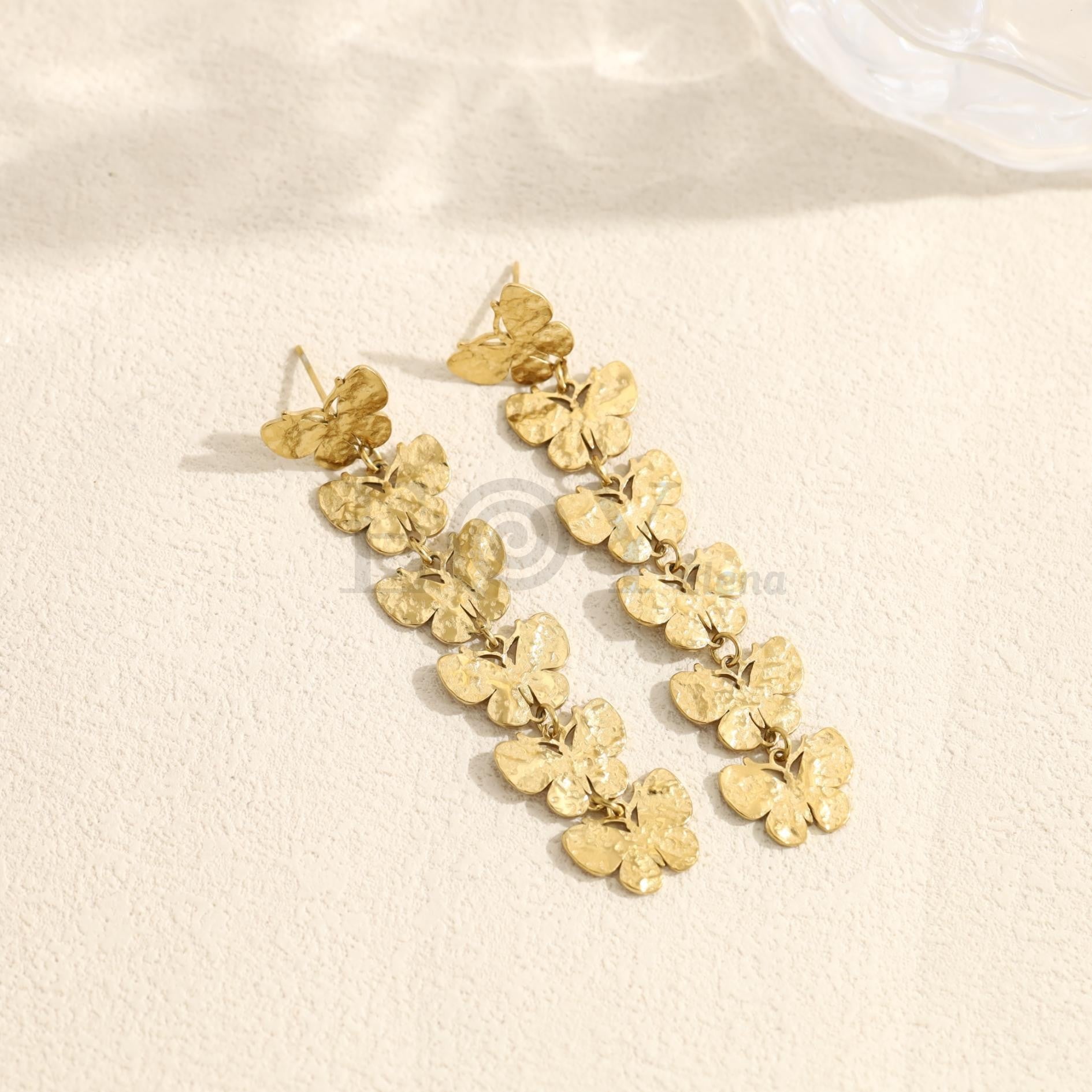Pendientes largos con mariposas