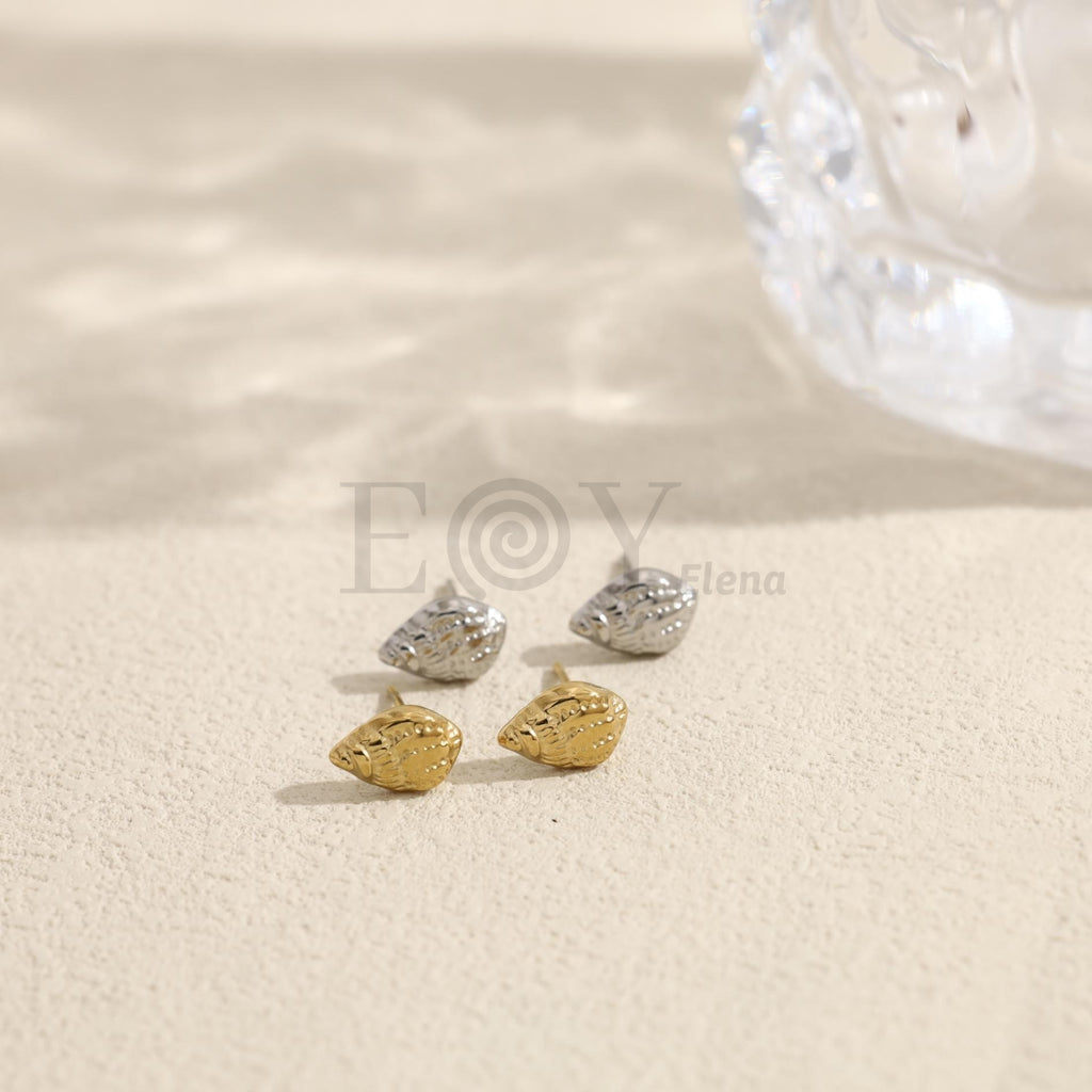 Pendientes pequeños con forma de concha
