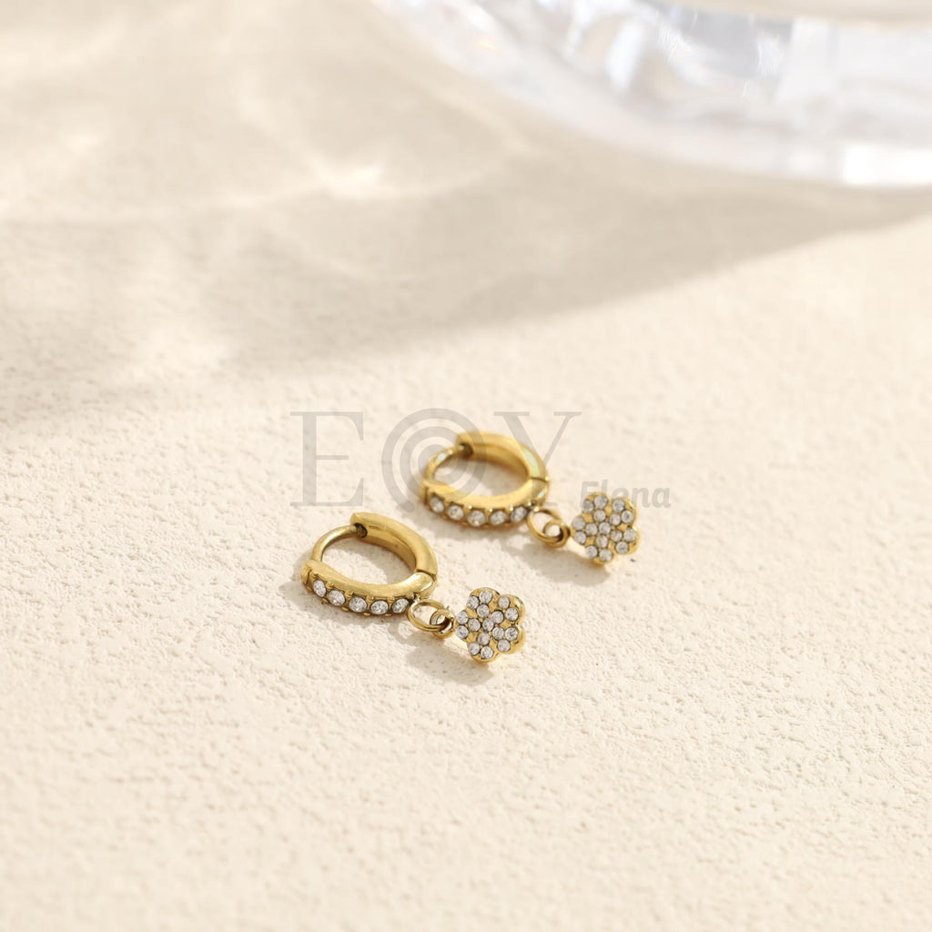 Pendientes de aro con colgante de flor