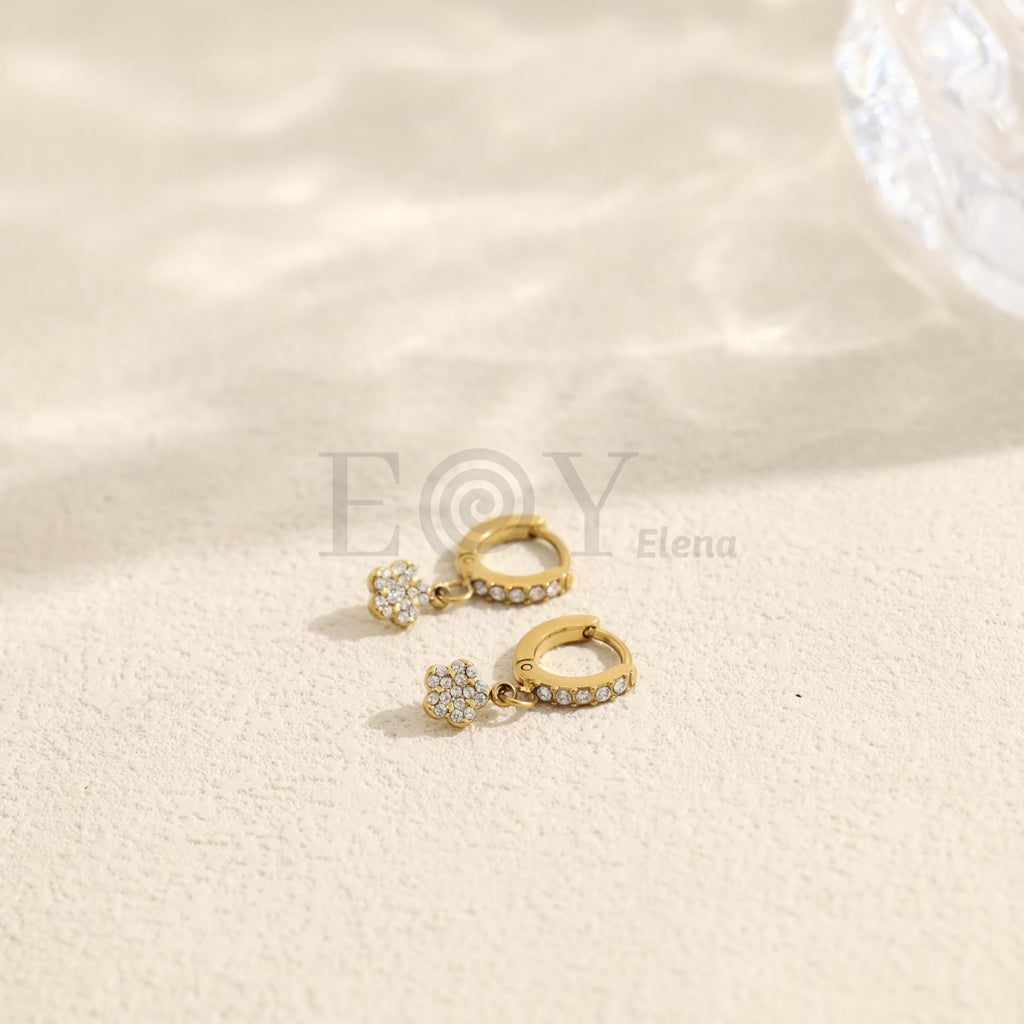 Pendientes de aro con colgante de flor
