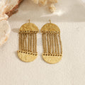 Pendientes largos con cadenas y placas semicirculares