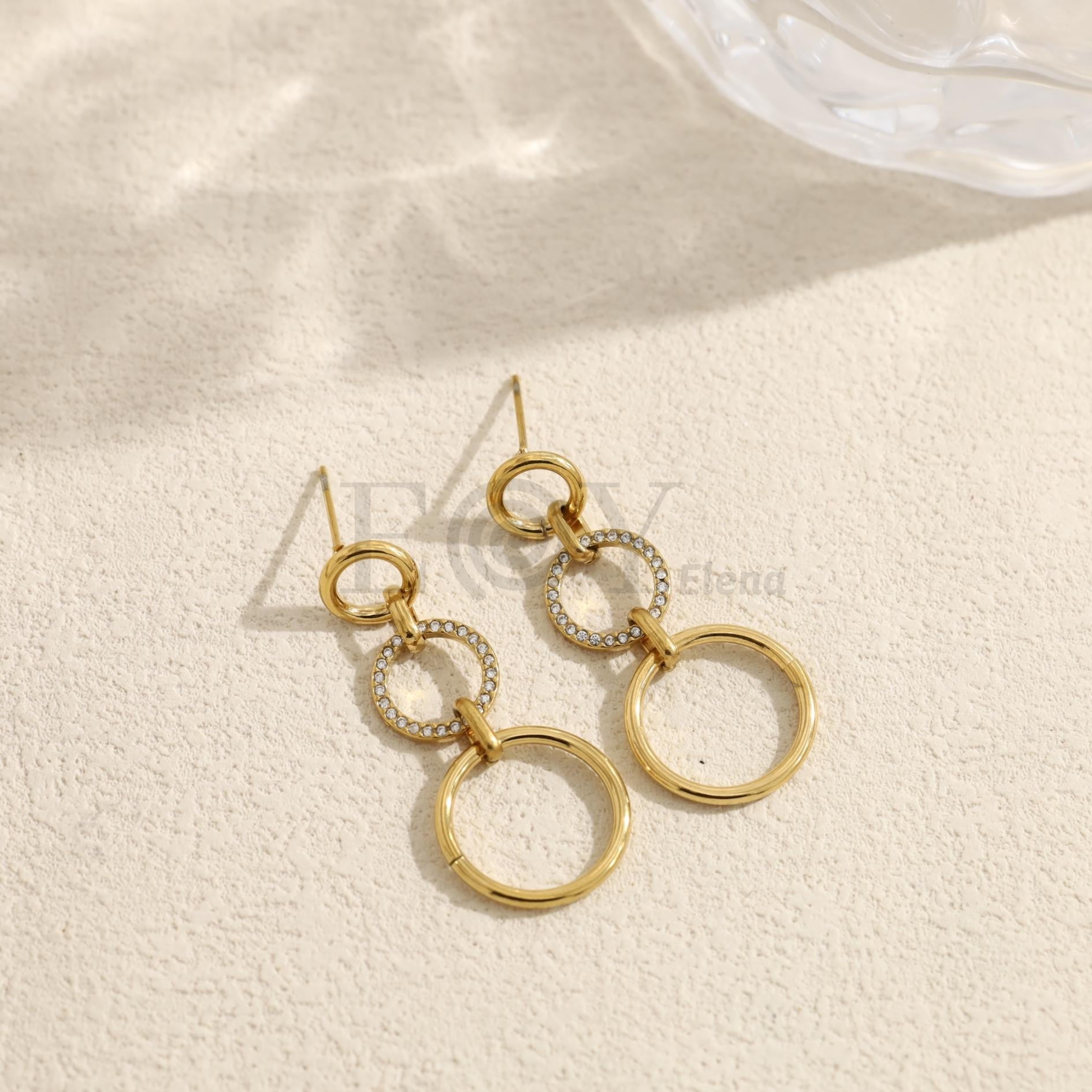Pendientes largos con aros circulares