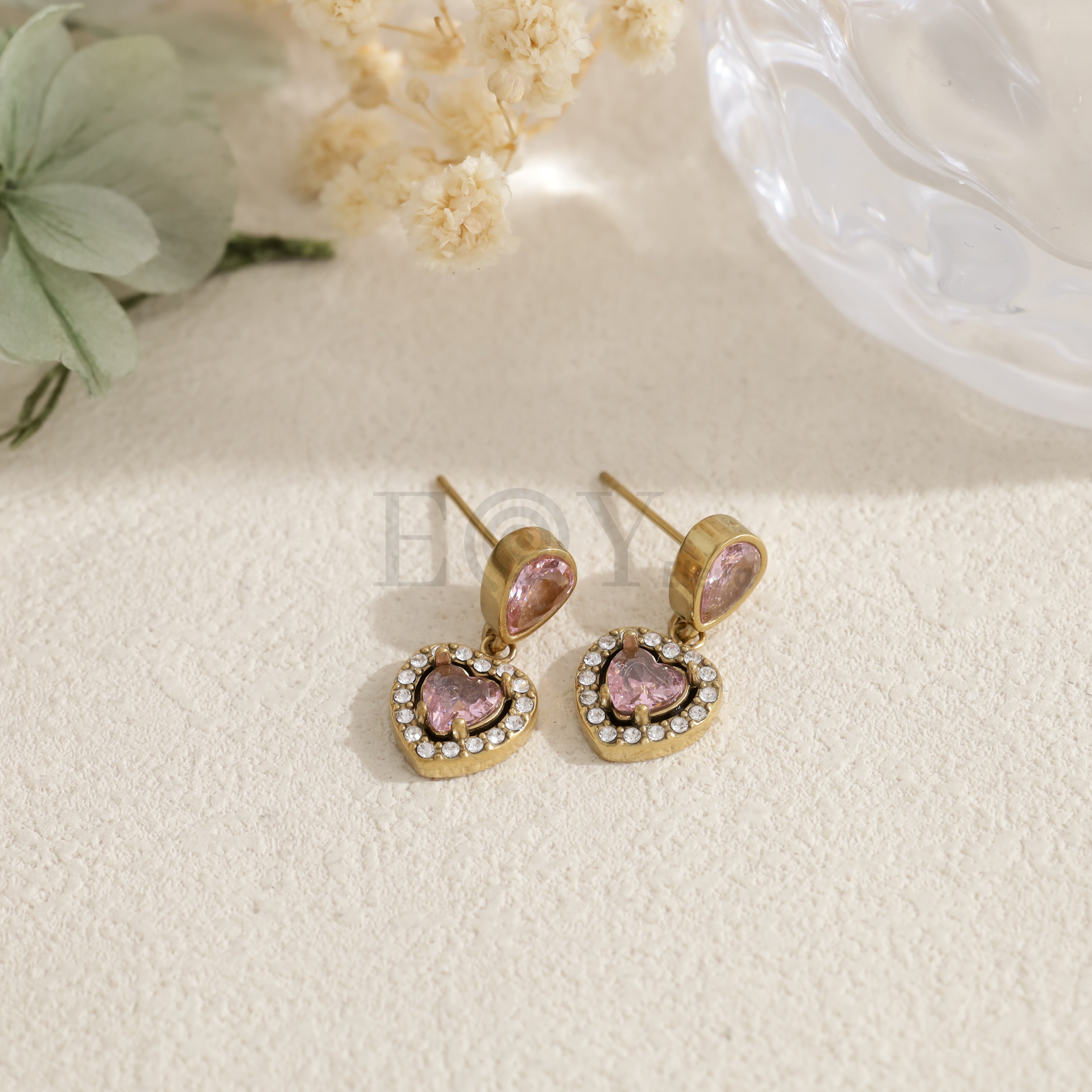 Pendientes corazón con piedra de color