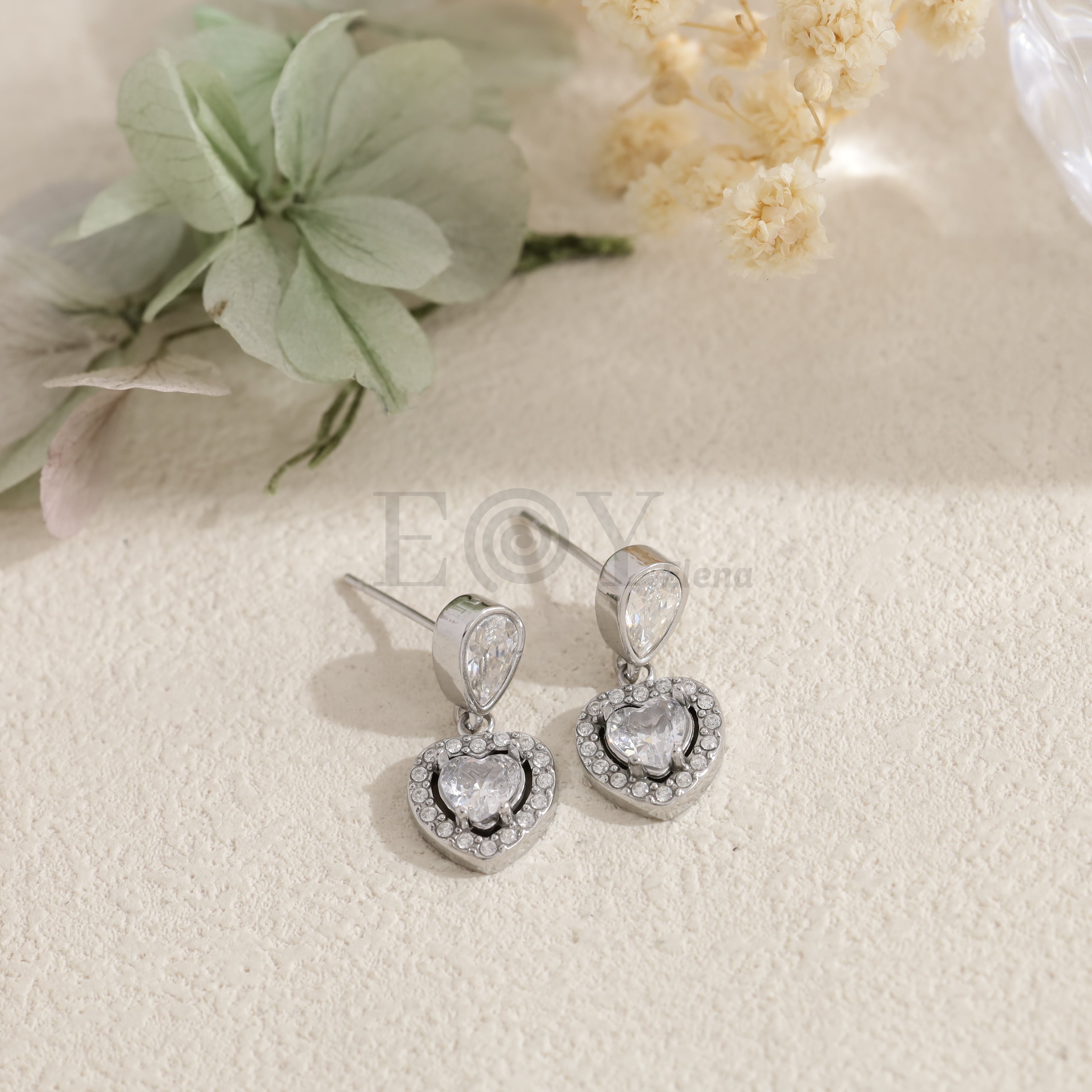 Pendientes corazón con piedra de color