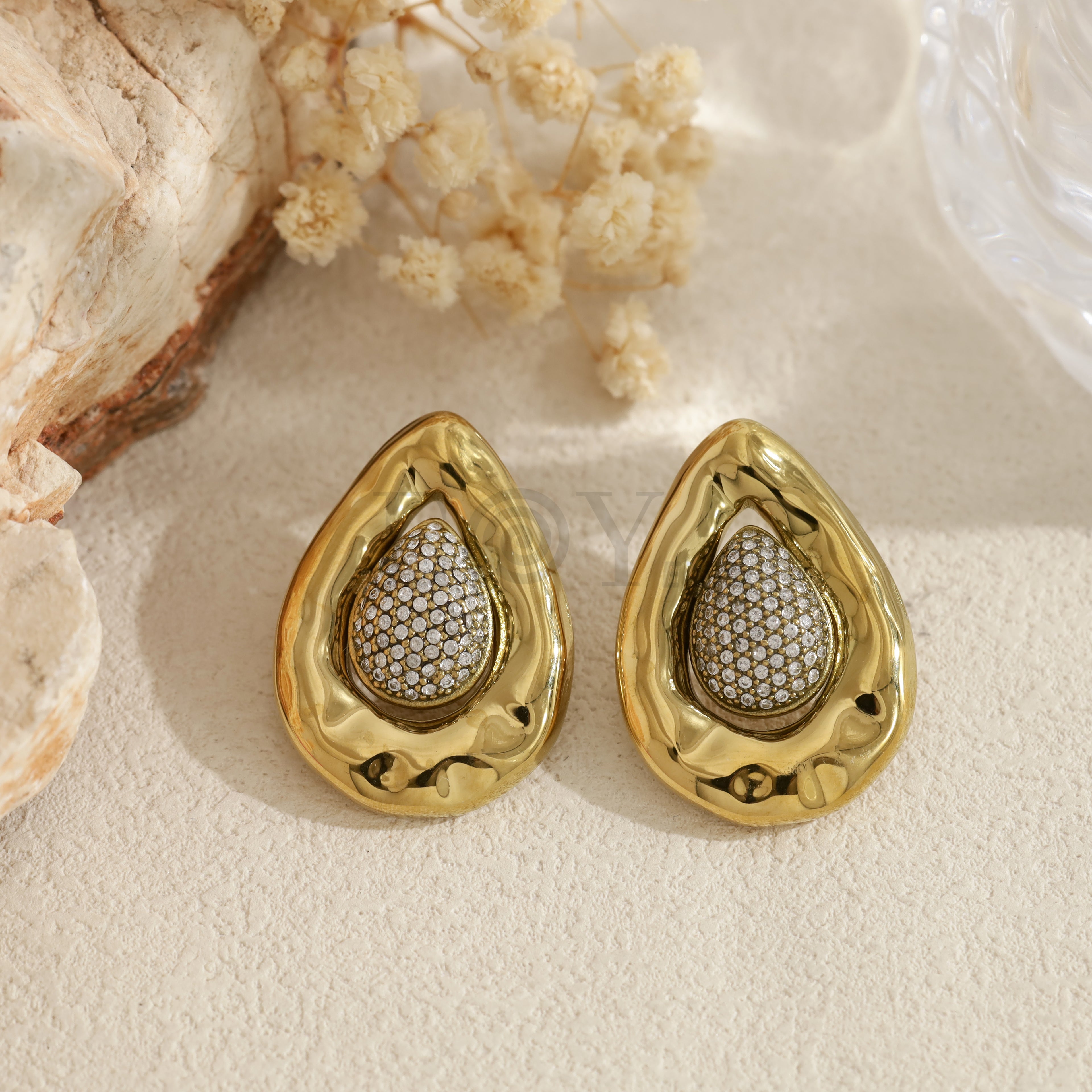 Pendientes grandes de lágrima con piedras
