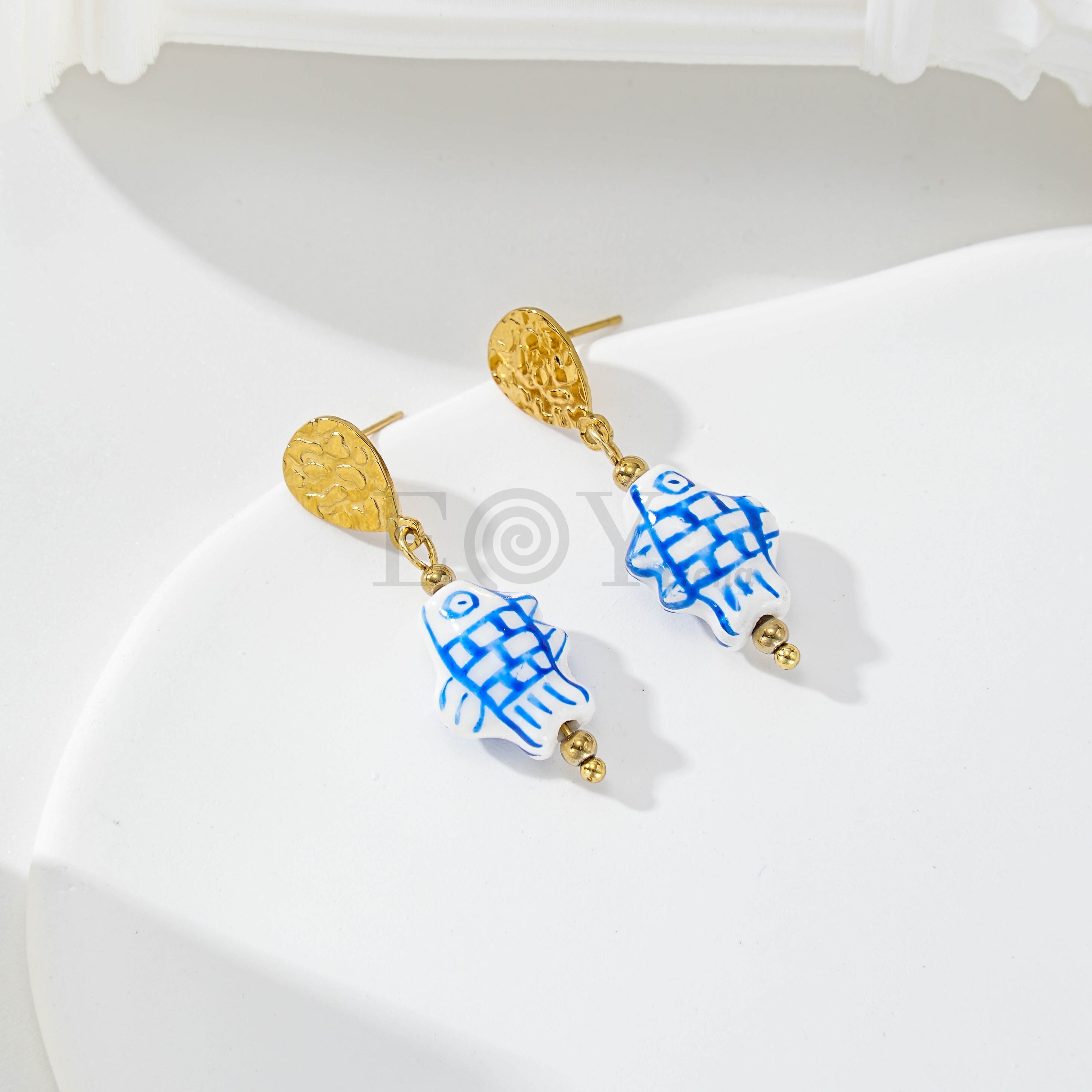 Pendientes con pez color
