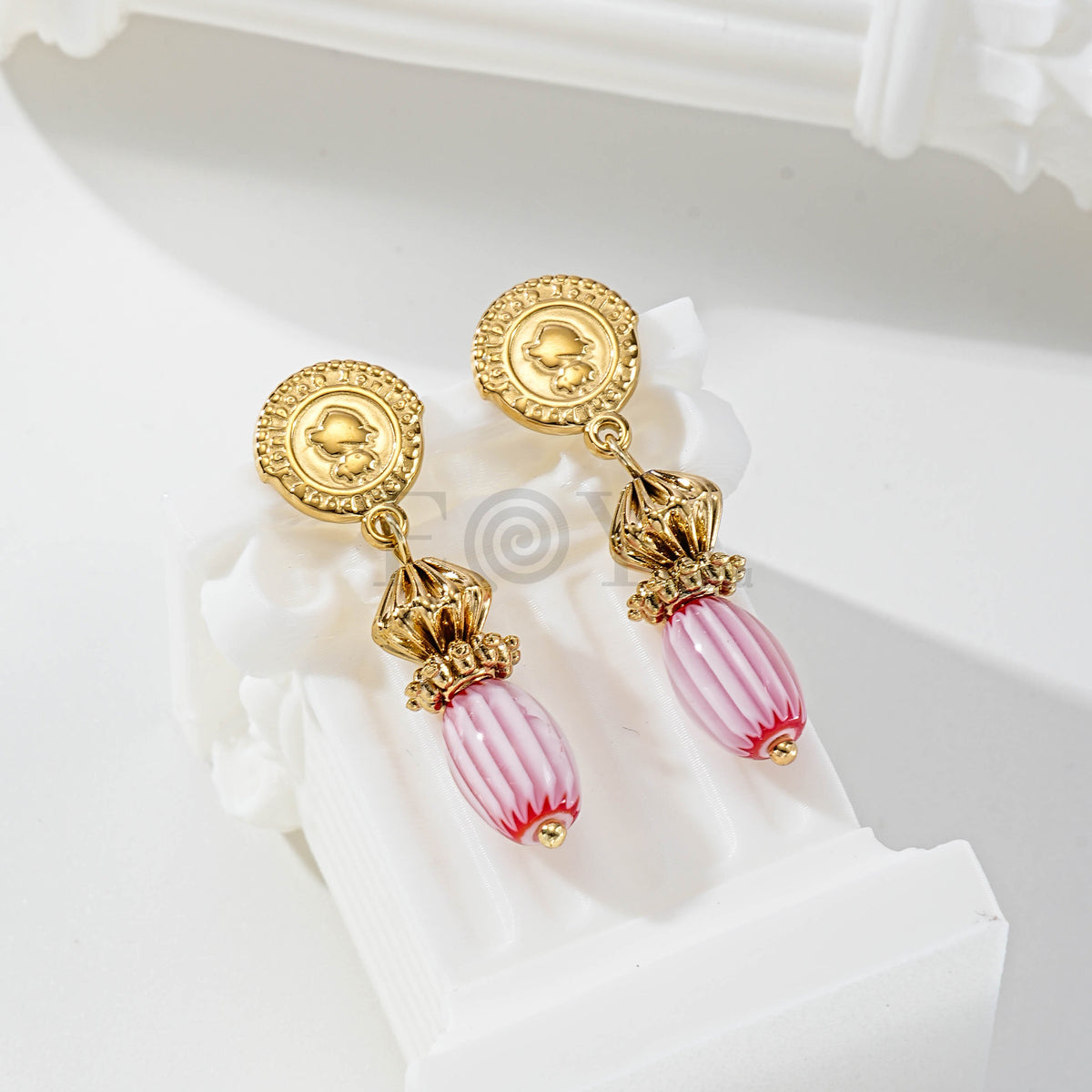 Pendientes chapa virgen y piedra color
