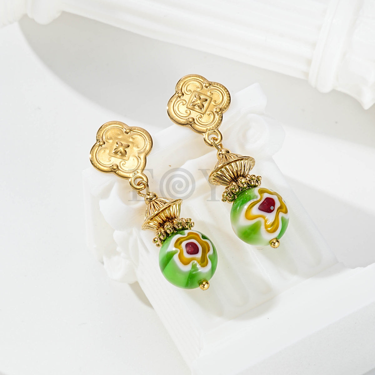 Pendientes chapa trébol y piedra color