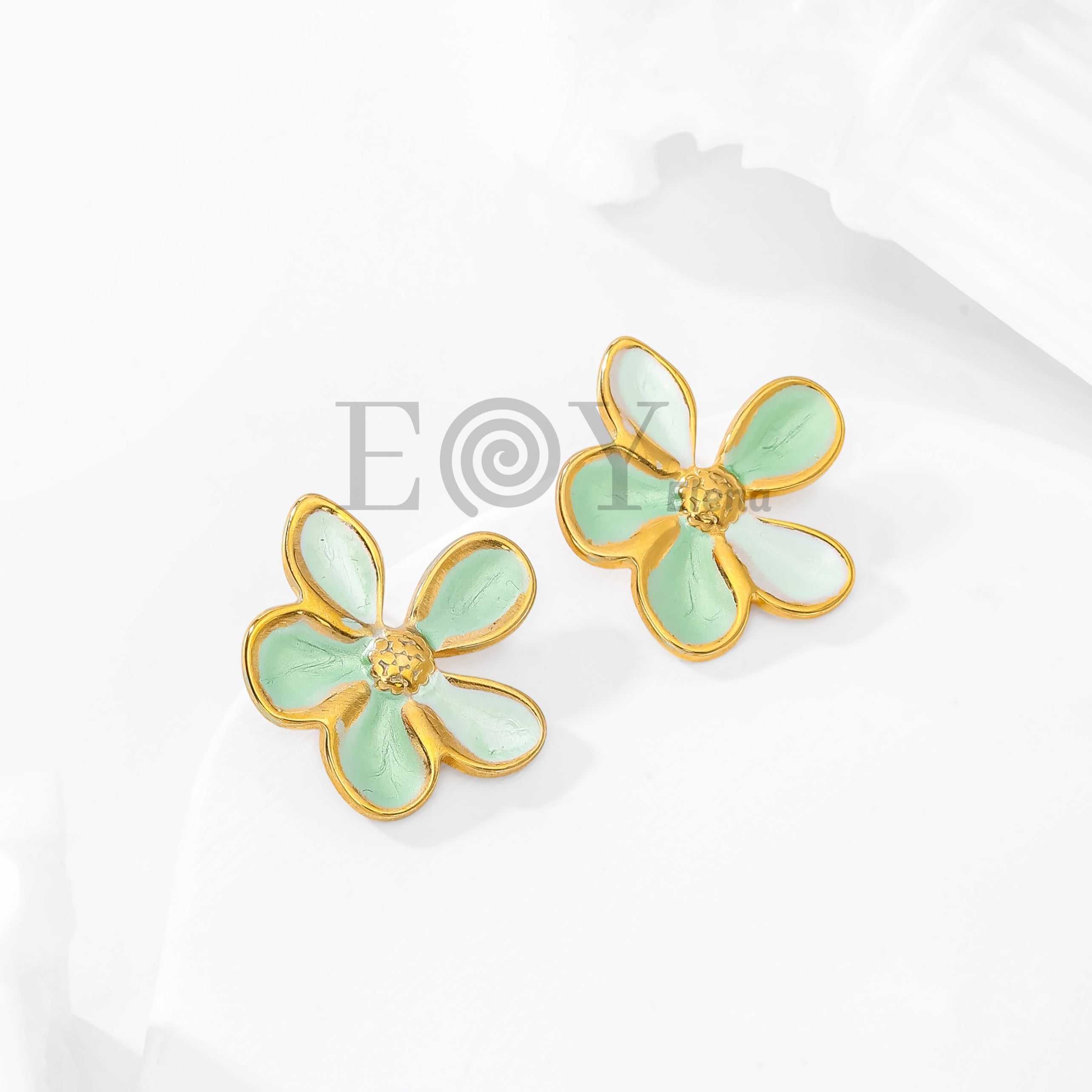 Pendientes Flor Esmaltada de Cinco Pétalos