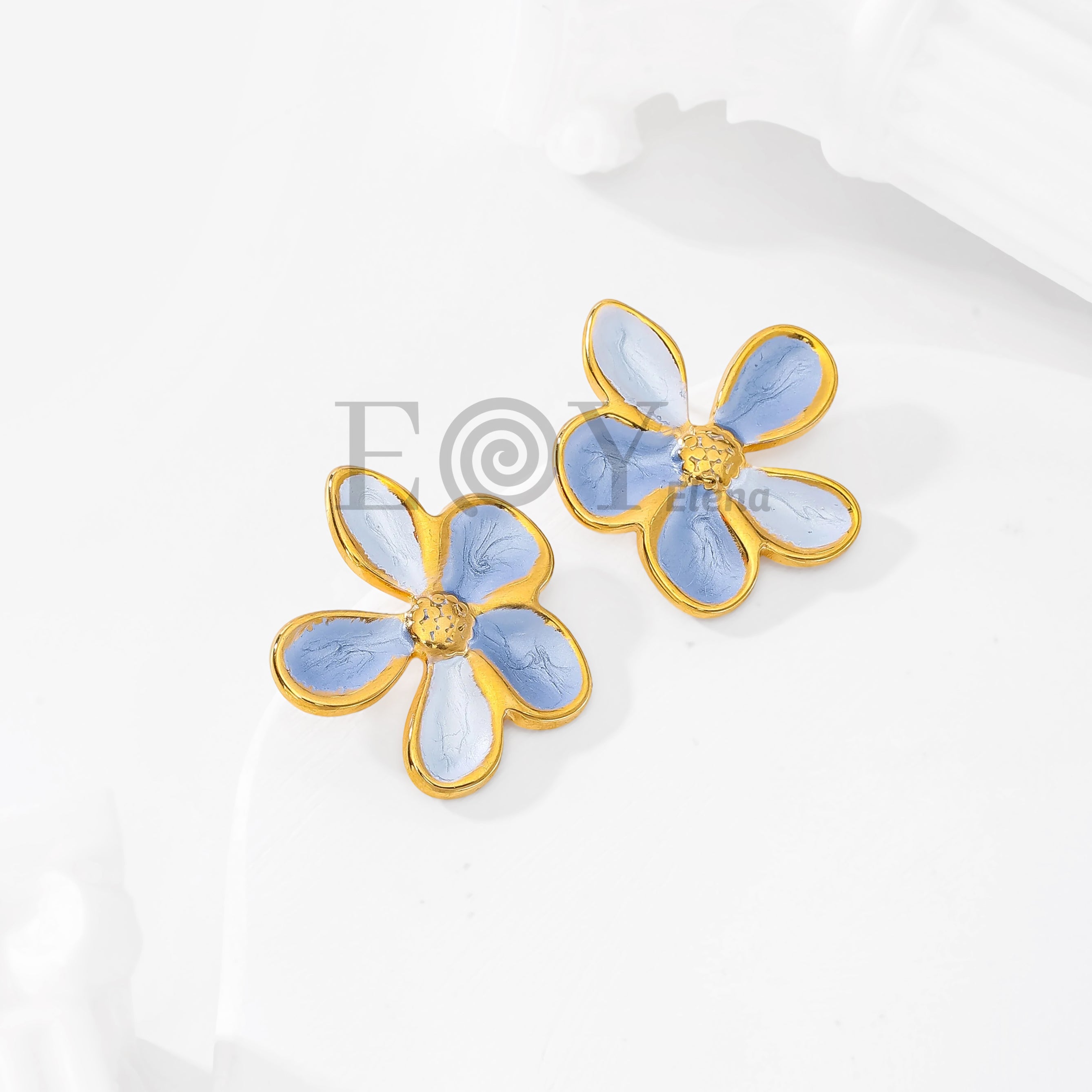 Pendientes Flor Esmaltada de Cinco Pétalos