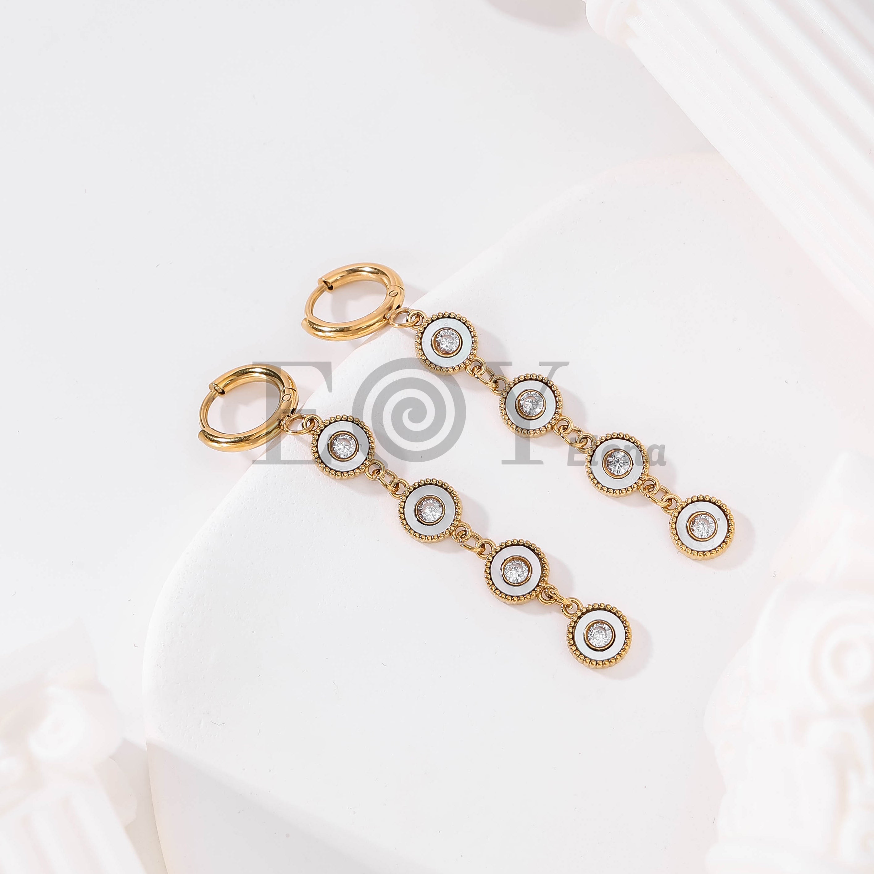 Pendientes largos con circonitas redondas