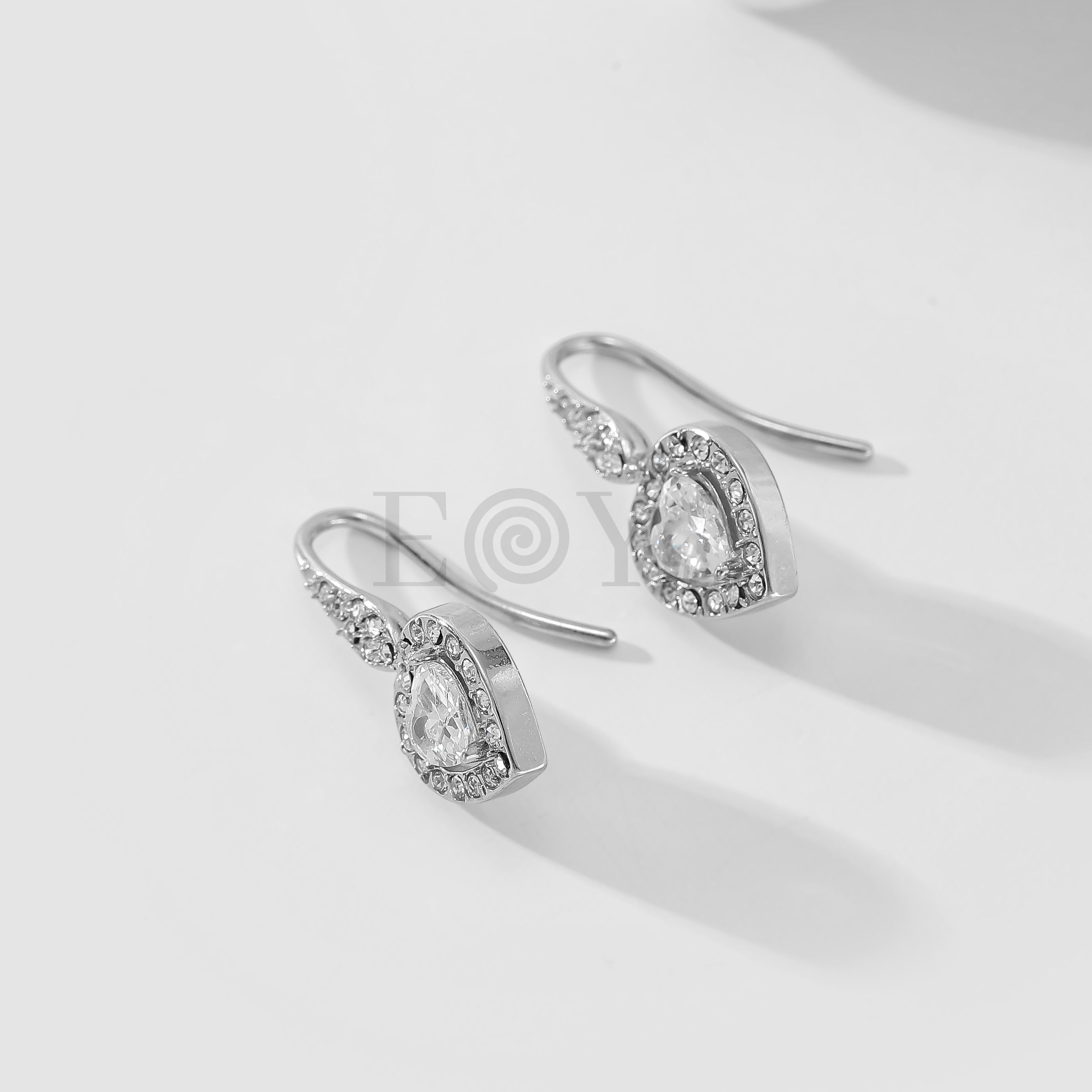 Pendientes corazón circonita