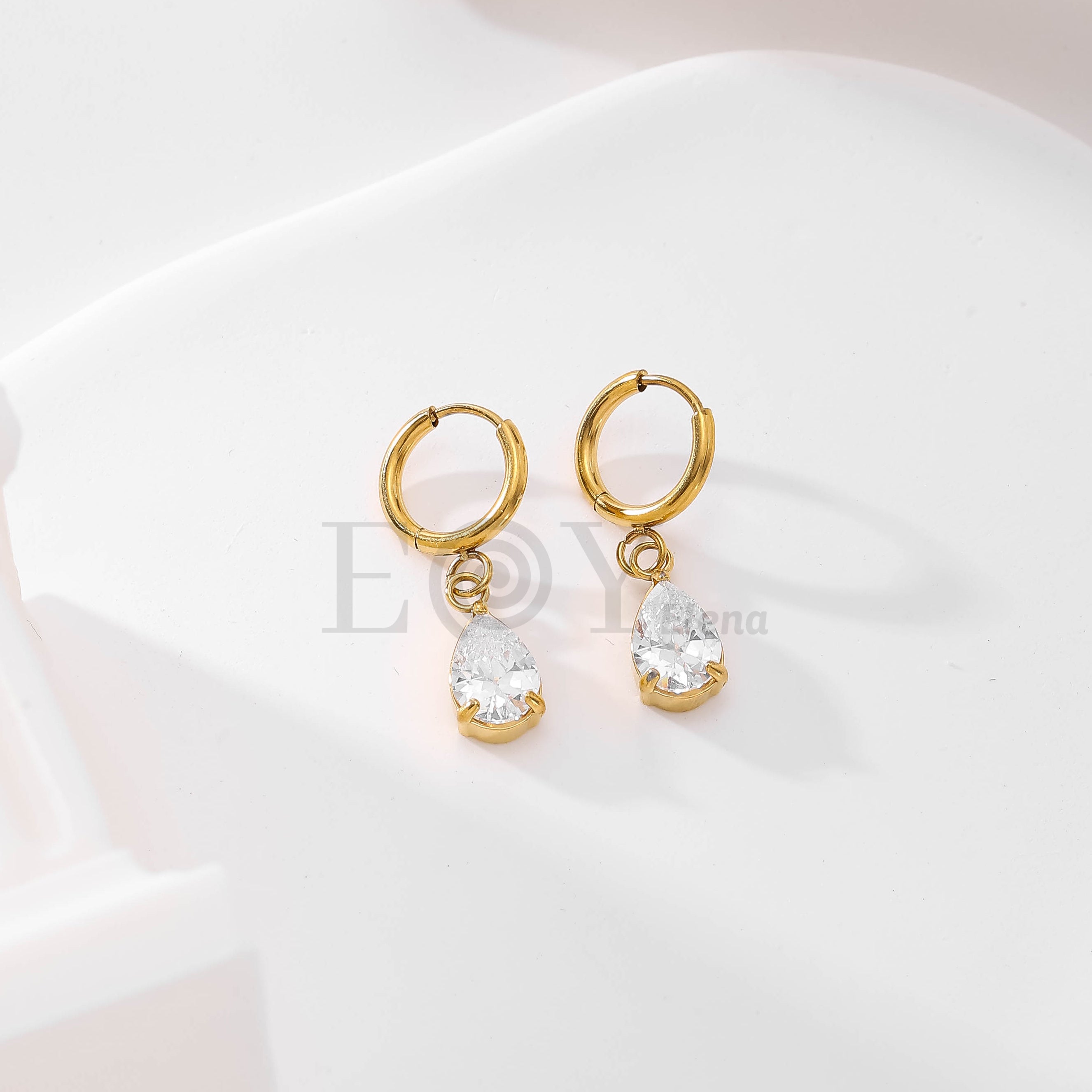 Pendientes aro con lágrima de cristal