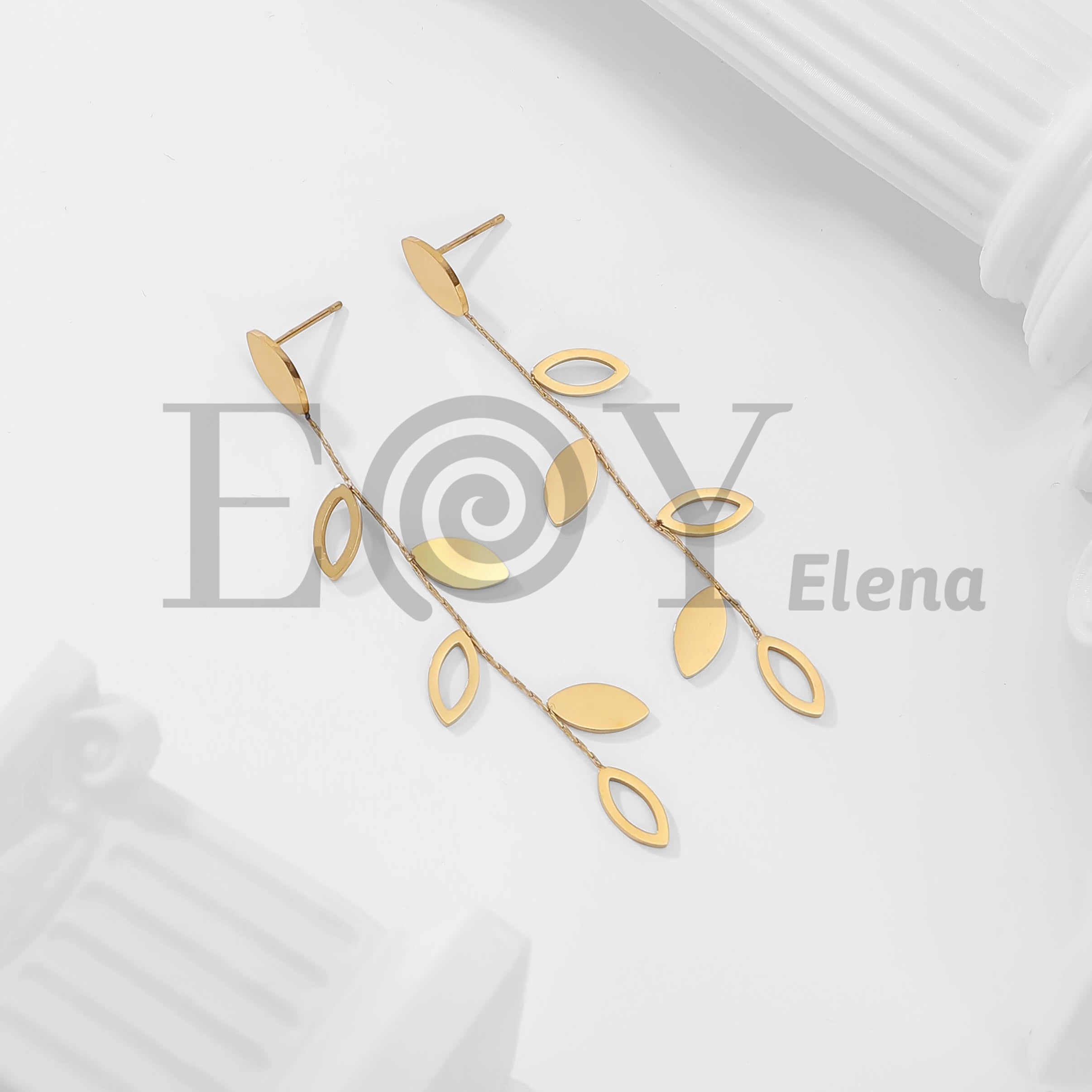 Pendientes largos con diseño de hojas