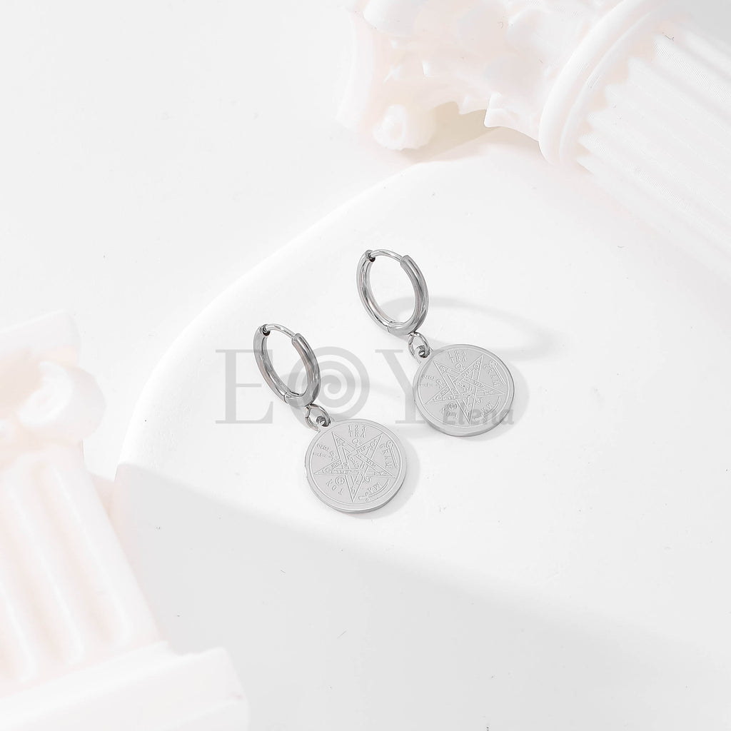 Pendientes de aro con medallón grabado