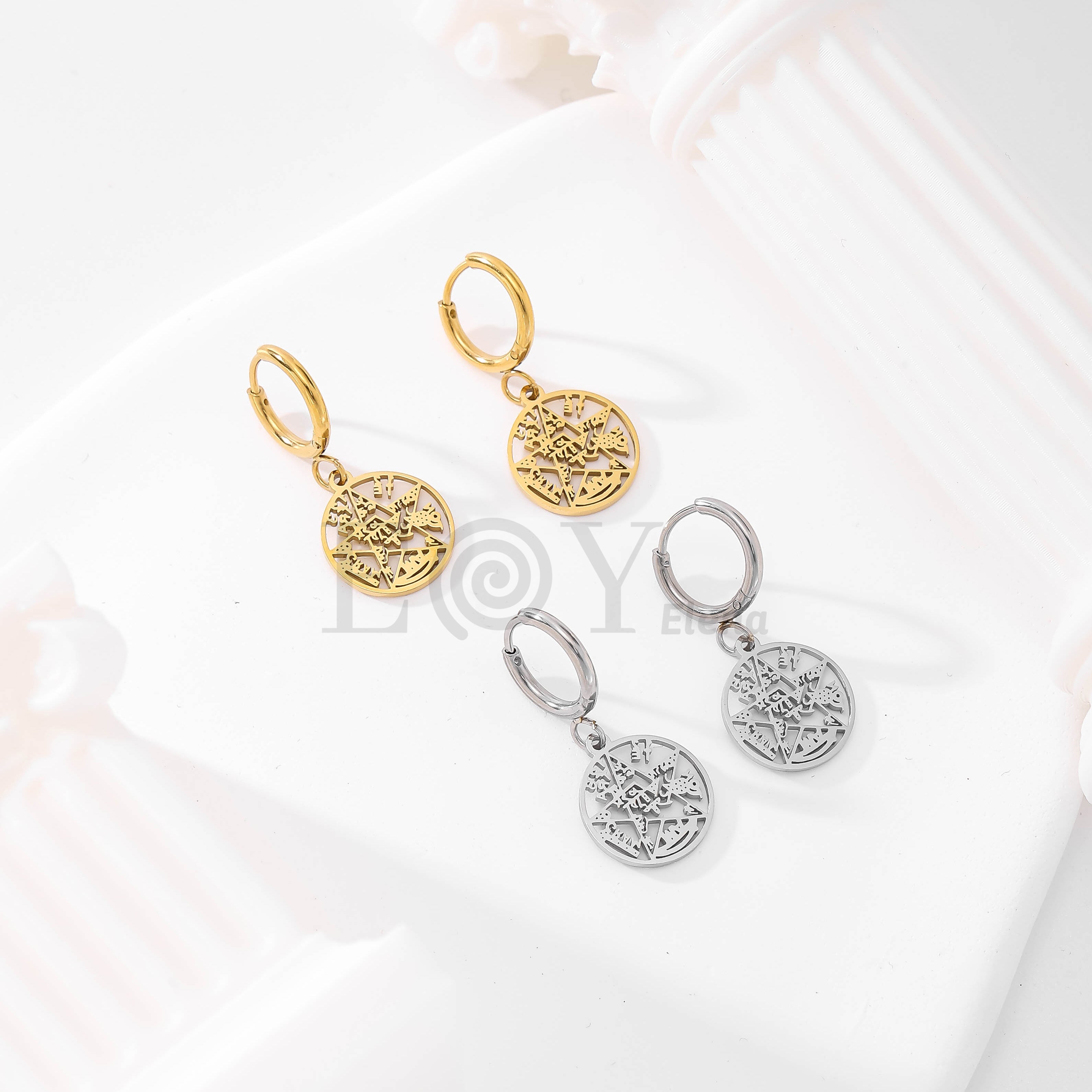 Pendientes aro con medalla calada