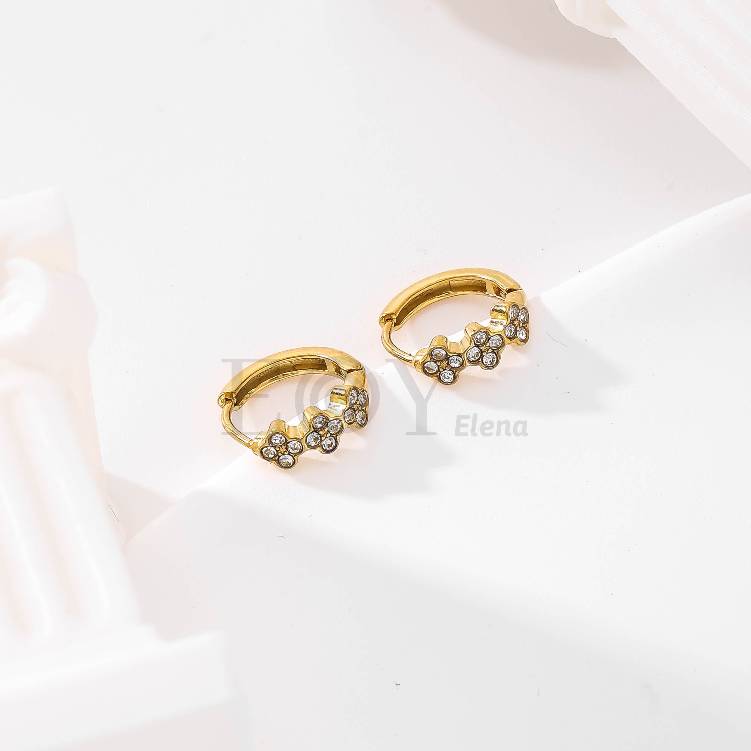 Pendientes aro con flores de circonitas