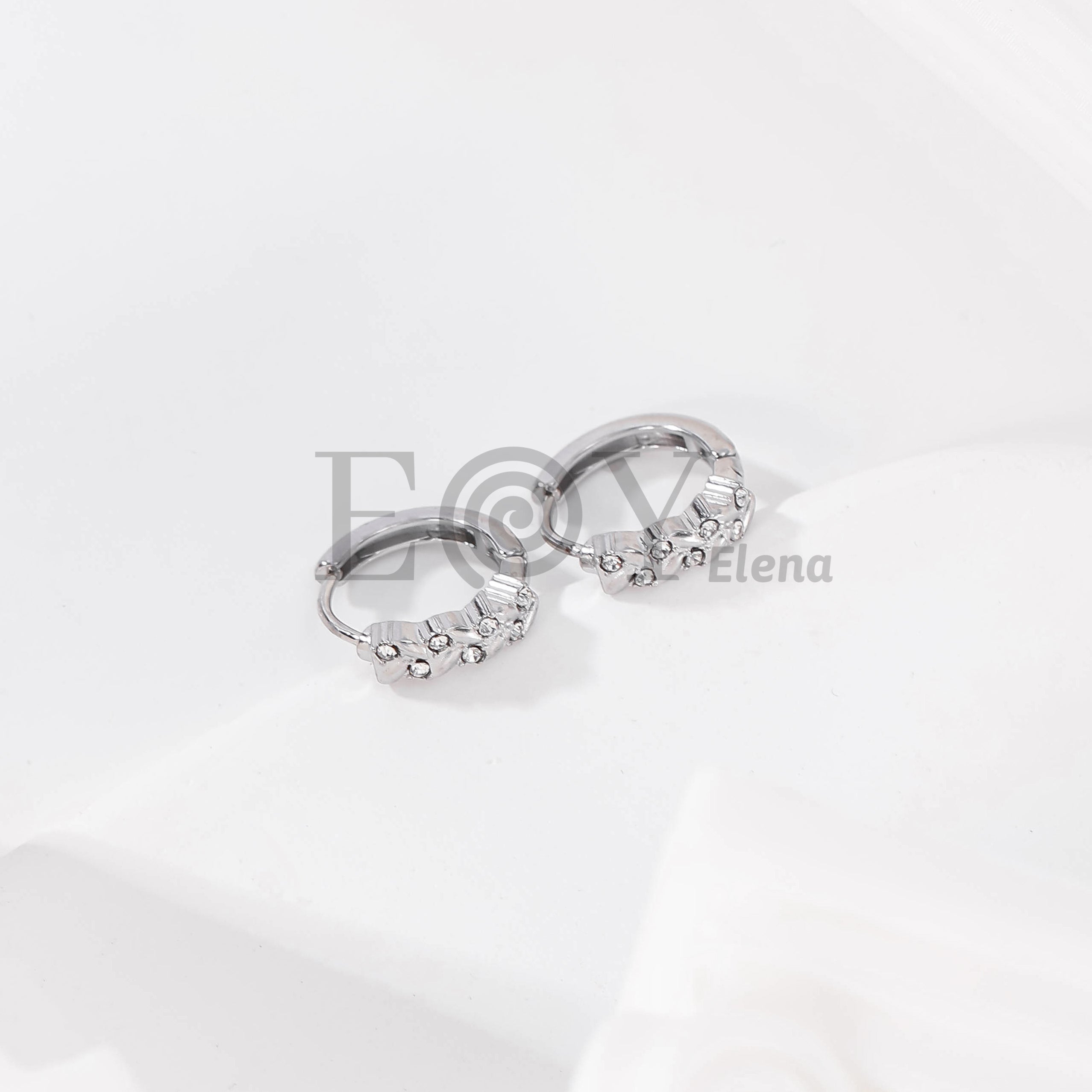 Pendientes de aro con circonitas