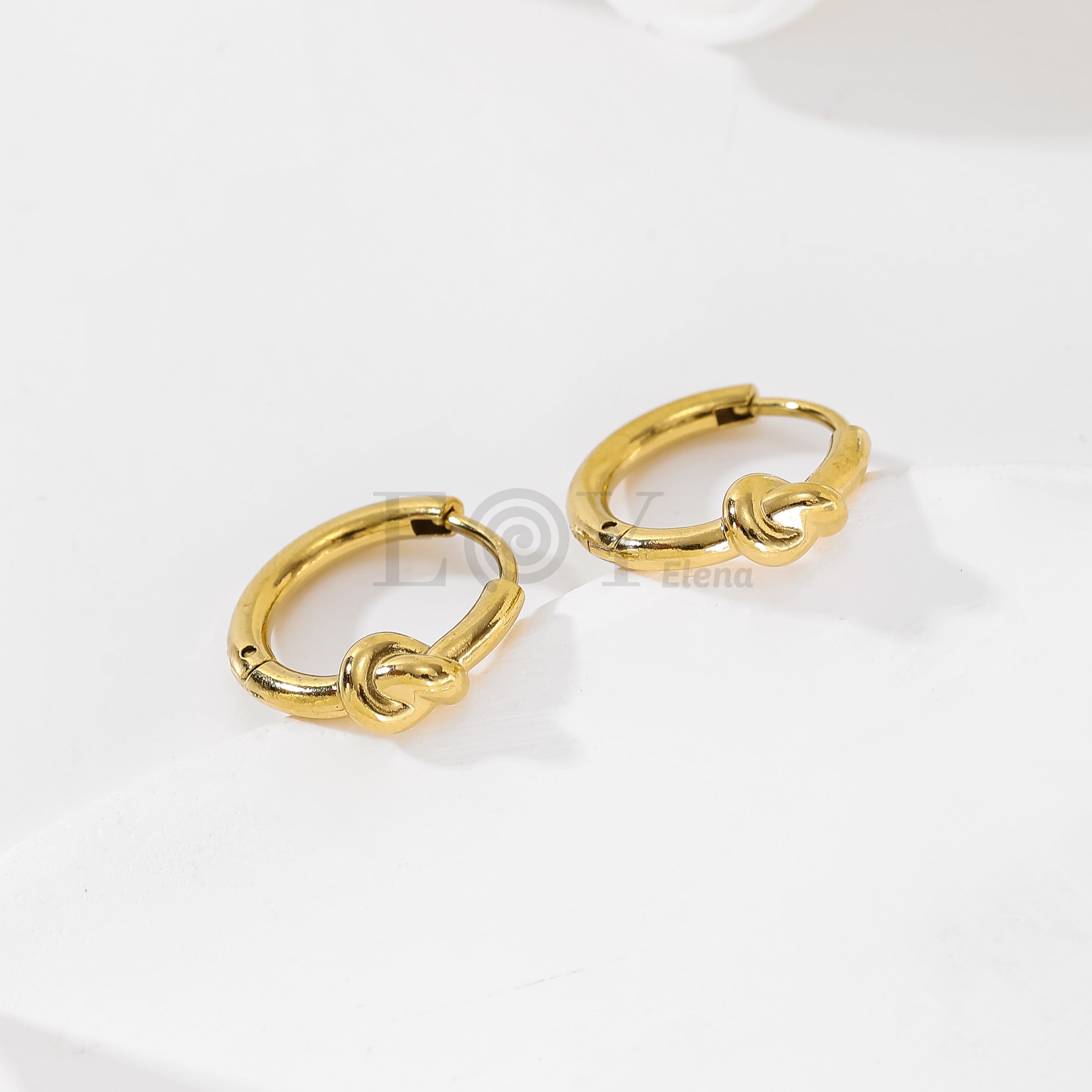 Pendientes de aro con nudo