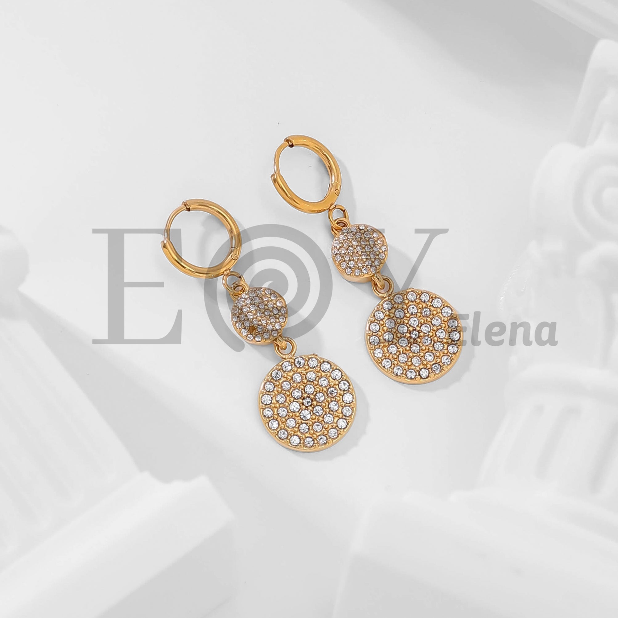 Pendientes de aro con colgante circular y circonitas