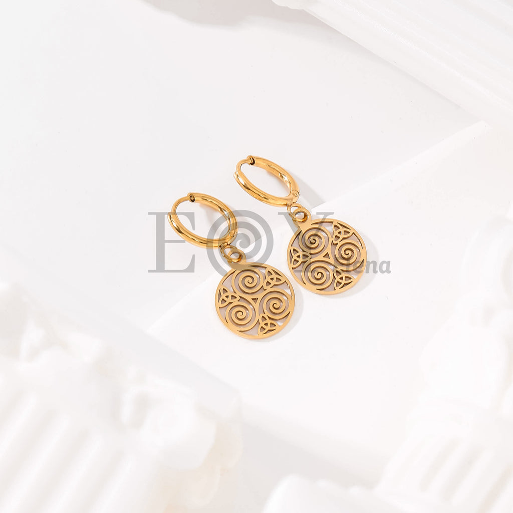 Pendientes de aro con trisquel