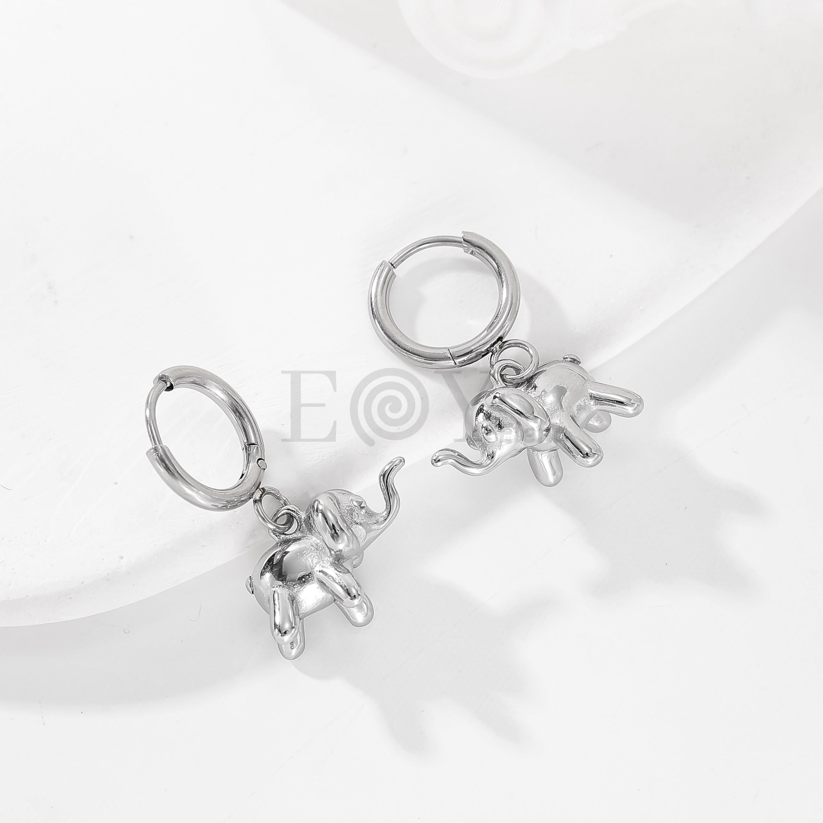 Pendientes de aro con elefante