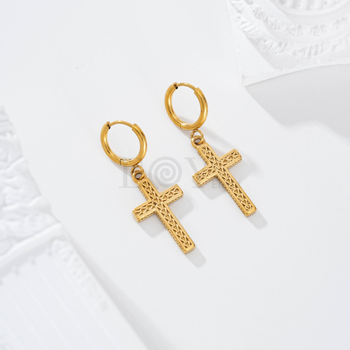 Pendientes de aro con cruz grande circonitas acero